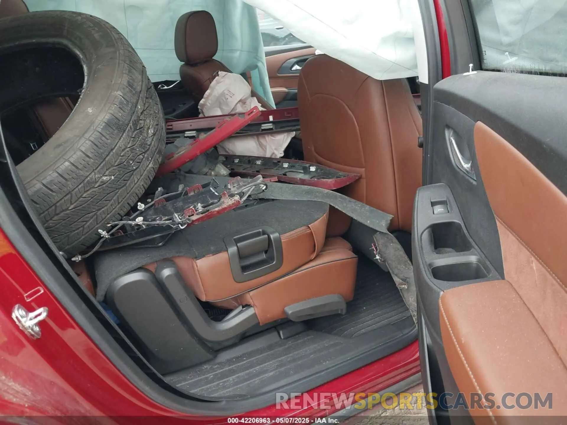 8 Photograph of a damaged car 1GNEVNKW6LJ262729 CHEVROLET TRAVERSE 2020