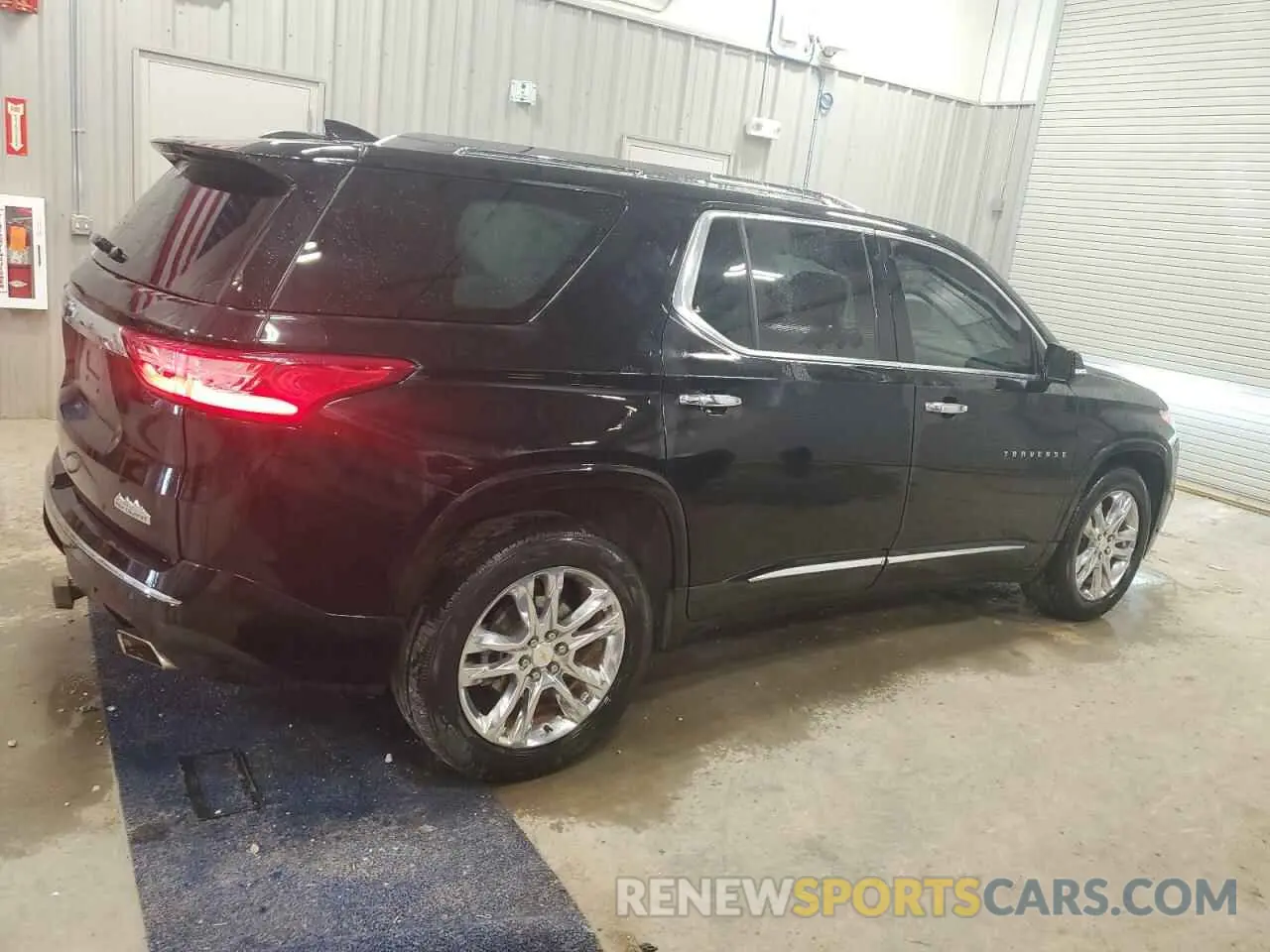 3 Photograph of a damaged car 1GNEVNKW7LJ244126 CHEVROLET TRAVERSE 2020