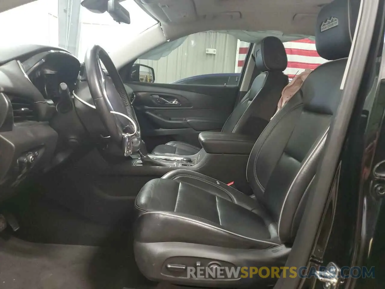7 Photograph of a damaged car 1GNEVNKW7LJ244126 CHEVROLET TRAVERSE 2020