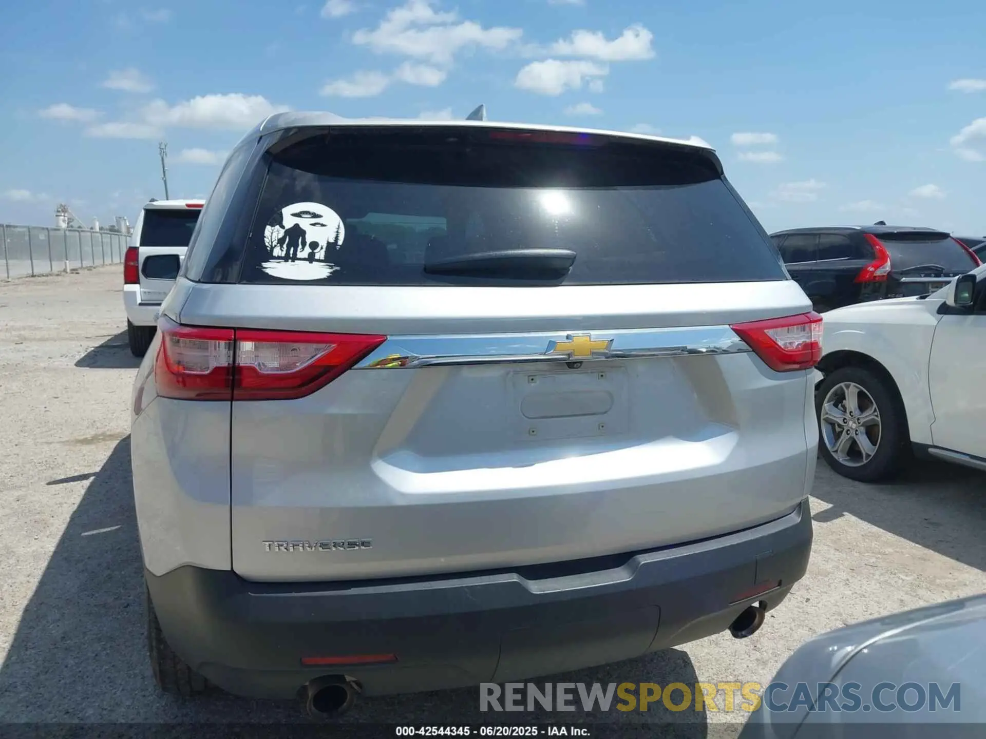 16 Photograph of a damaged car 1GNERFKW0MJ139715 CHEVROLET TRAVERSE 2021