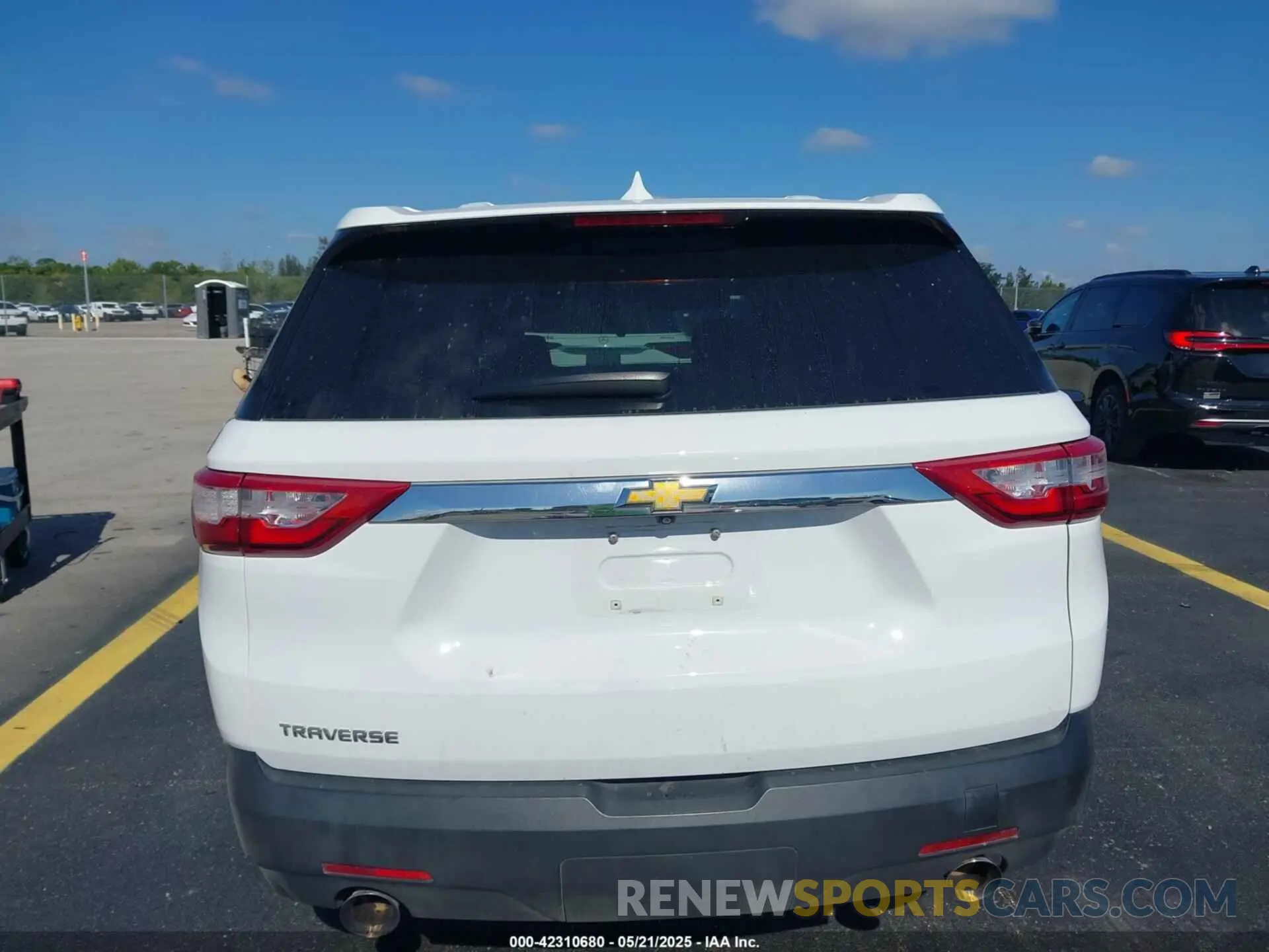 16 Photograph of a damaged car 1GNERFKW0MJ240592 CHEVROLET TRAVERSE 2021