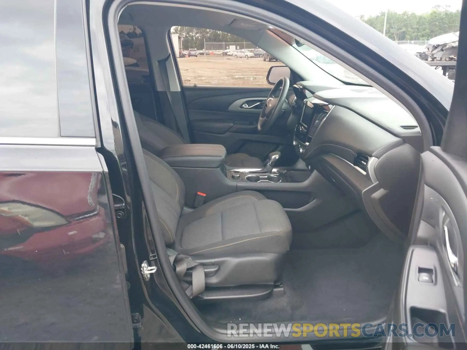 5 Photograph of a damaged car 1GNERFKW0MJ244559 CHEVROLET TRAVERSE 2021