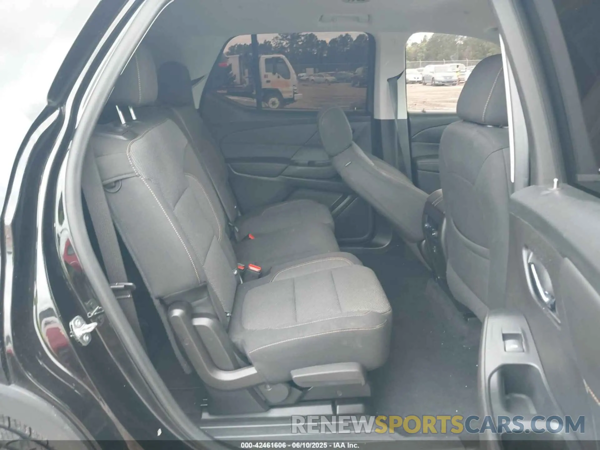 8 Photograph of a damaged car 1GNERFKW0MJ244559 CHEVROLET TRAVERSE 2021