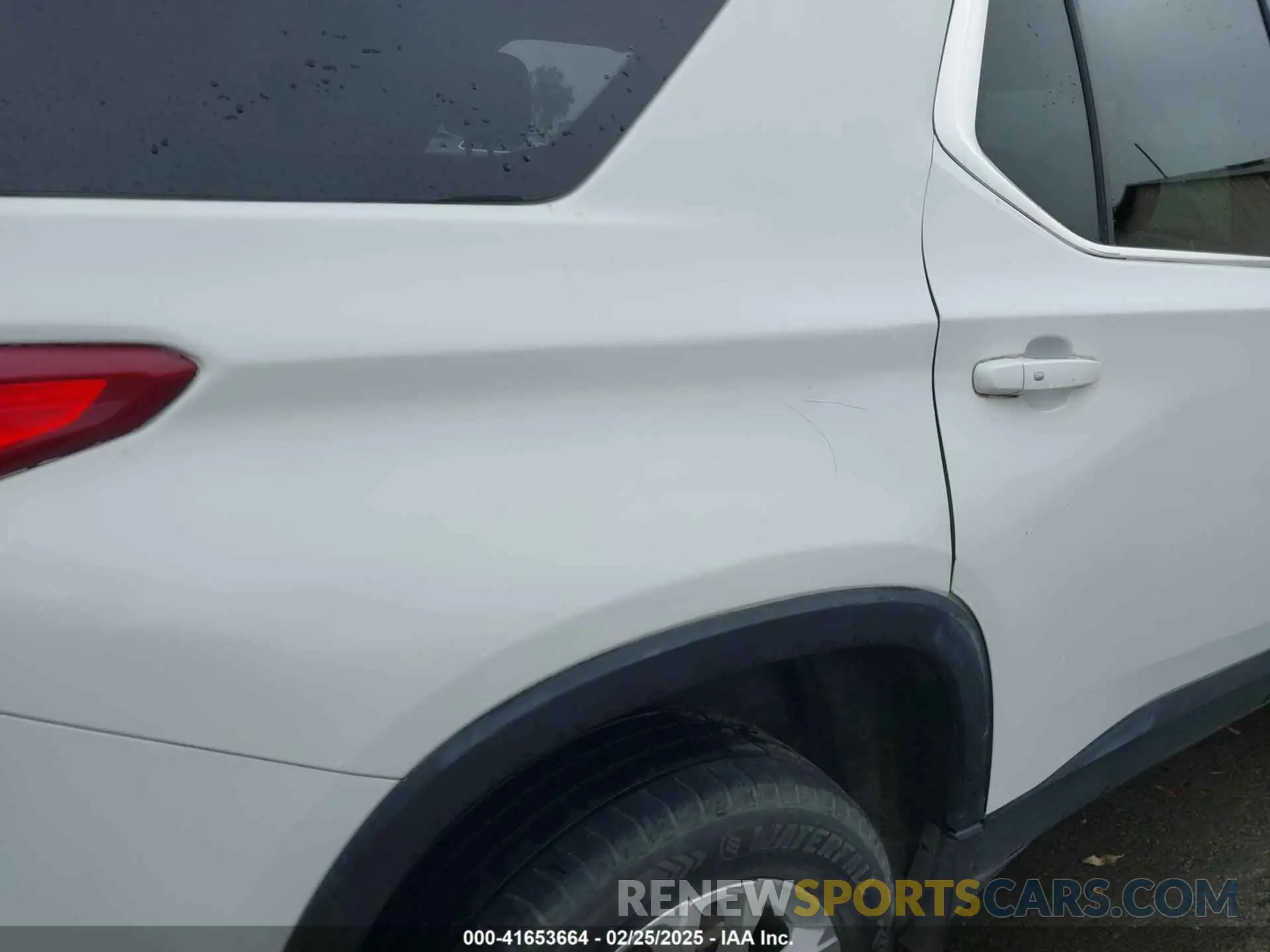 19 Photograph of a damaged car 1GNERFKW1MJ150335 CHEVROLET TRAVERSE 2021