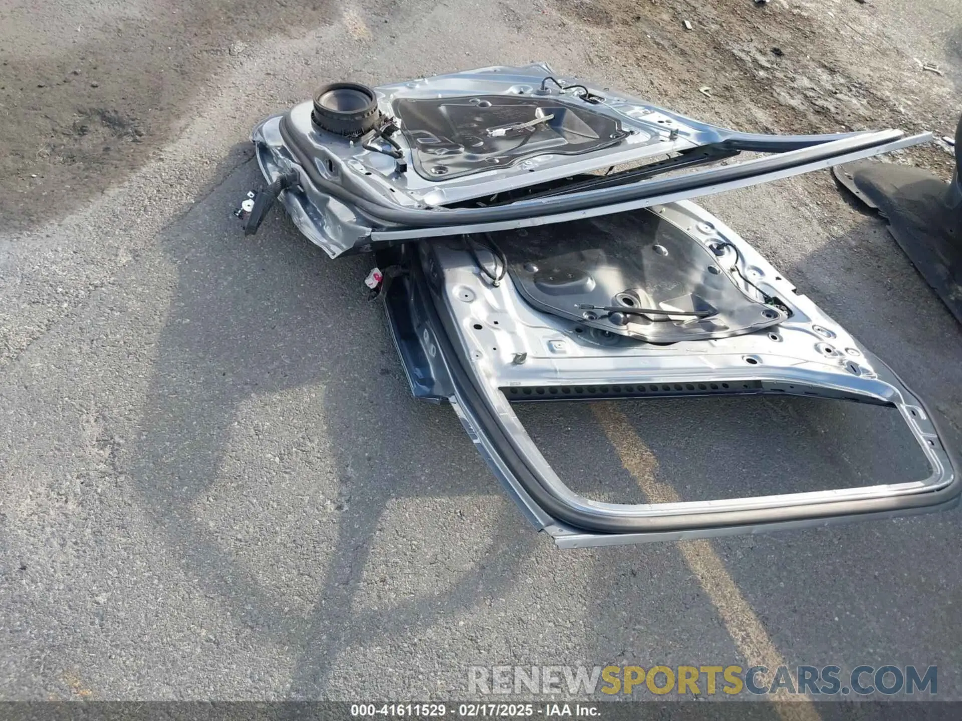 12 Photograph of a damaged car 1GNERFKW1MJ235515 CHEVROLET TRAVERSE 2021