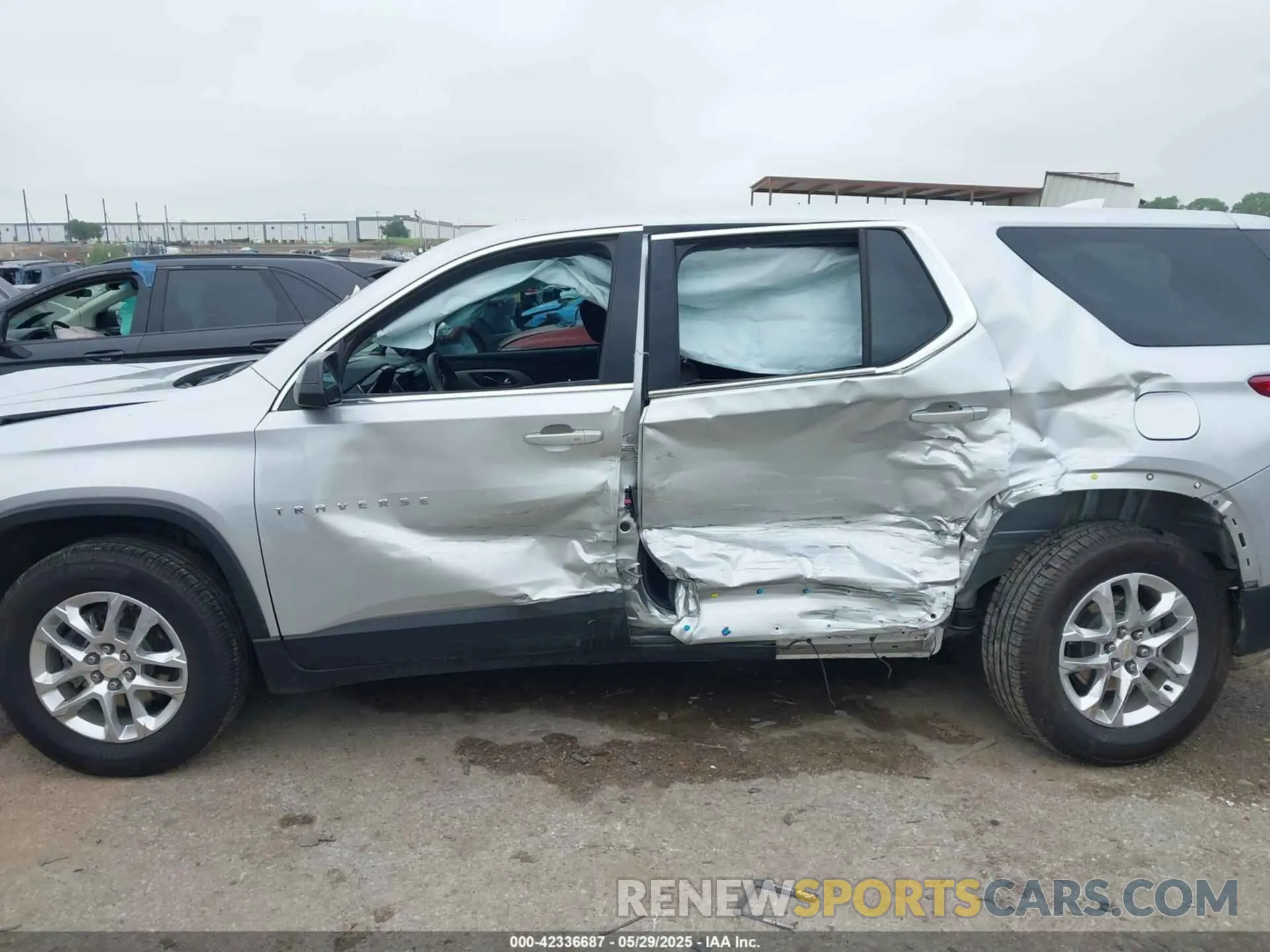 13 Photograph of a damaged car 1GNERFKW1MJ254095 CHEVROLET TRAVERSE 2021