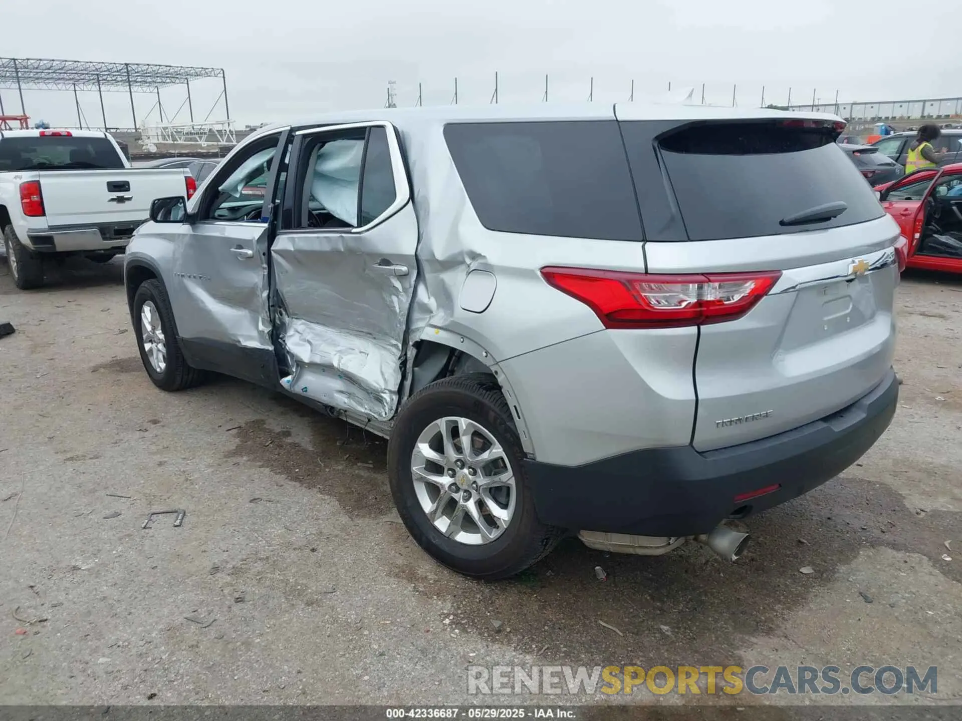 3 Photograph of a damaged car 1GNERFKW1MJ254095 CHEVROLET TRAVERSE 2021