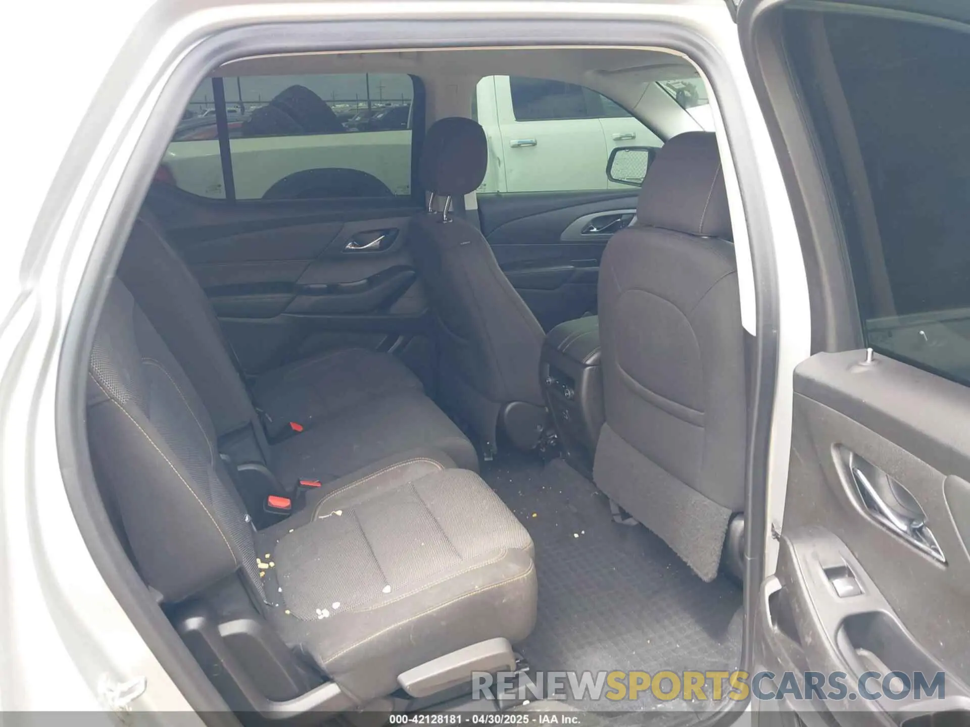 8 Photograph of a damaged car 1GNERFKW2MJ186230 CHEVROLET TRAVERSE 2021