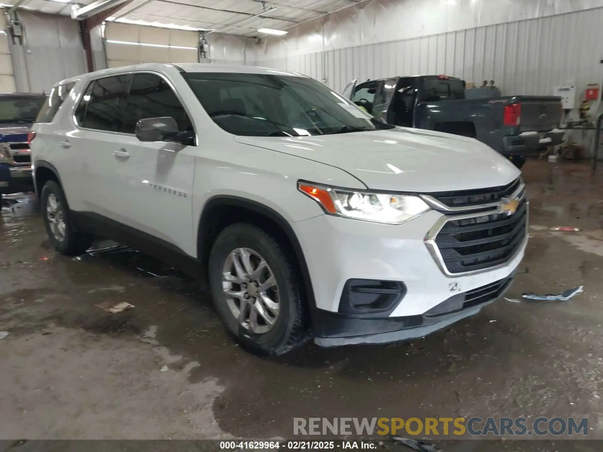 1 Photograph of a damaged car 1GNERFKW3MJ105347 CHEVROLET TRAVERSE 2021