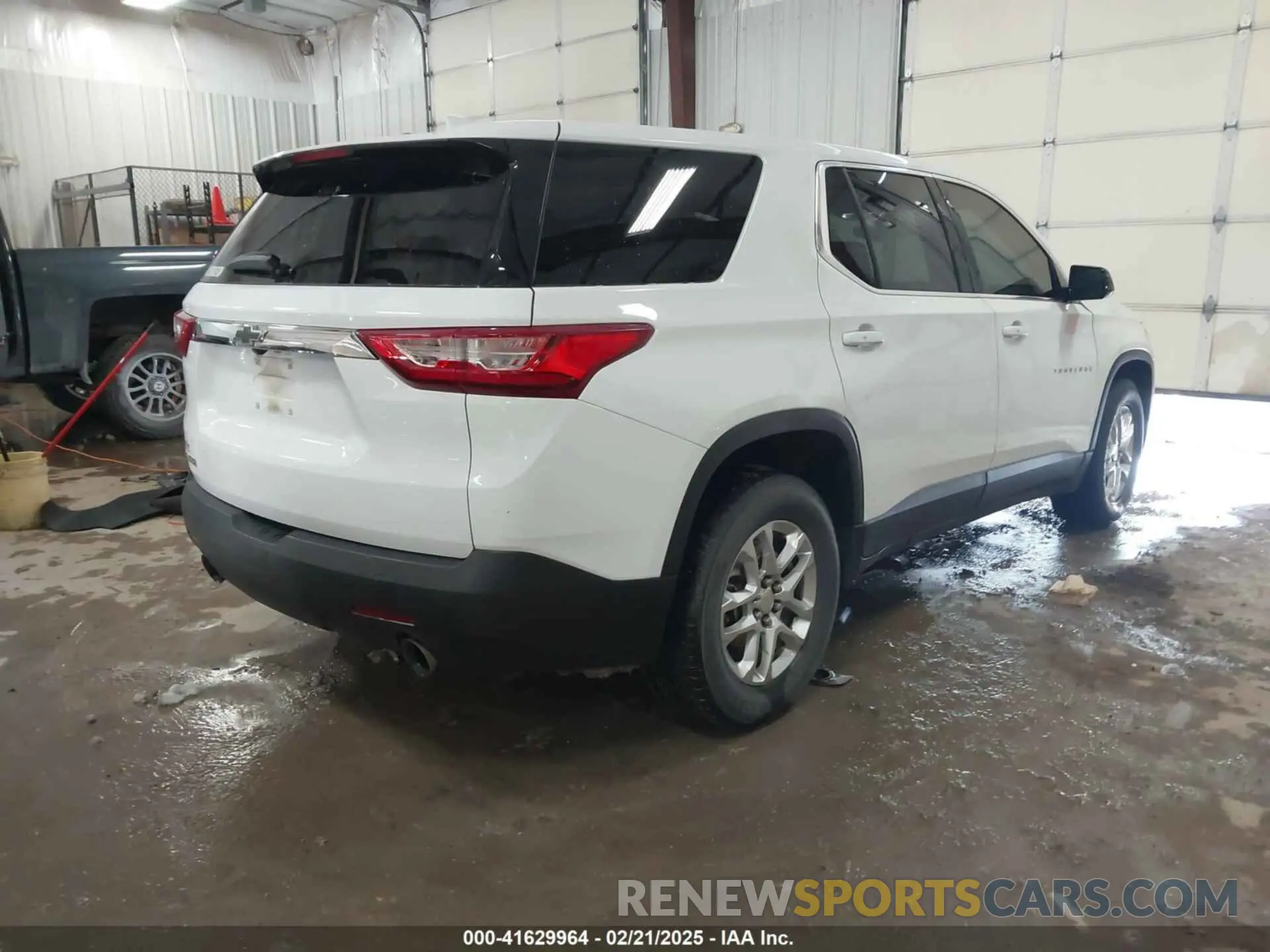 4 Photograph of a damaged car 1GNERFKW3MJ105347 CHEVROLET TRAVERSE 2021