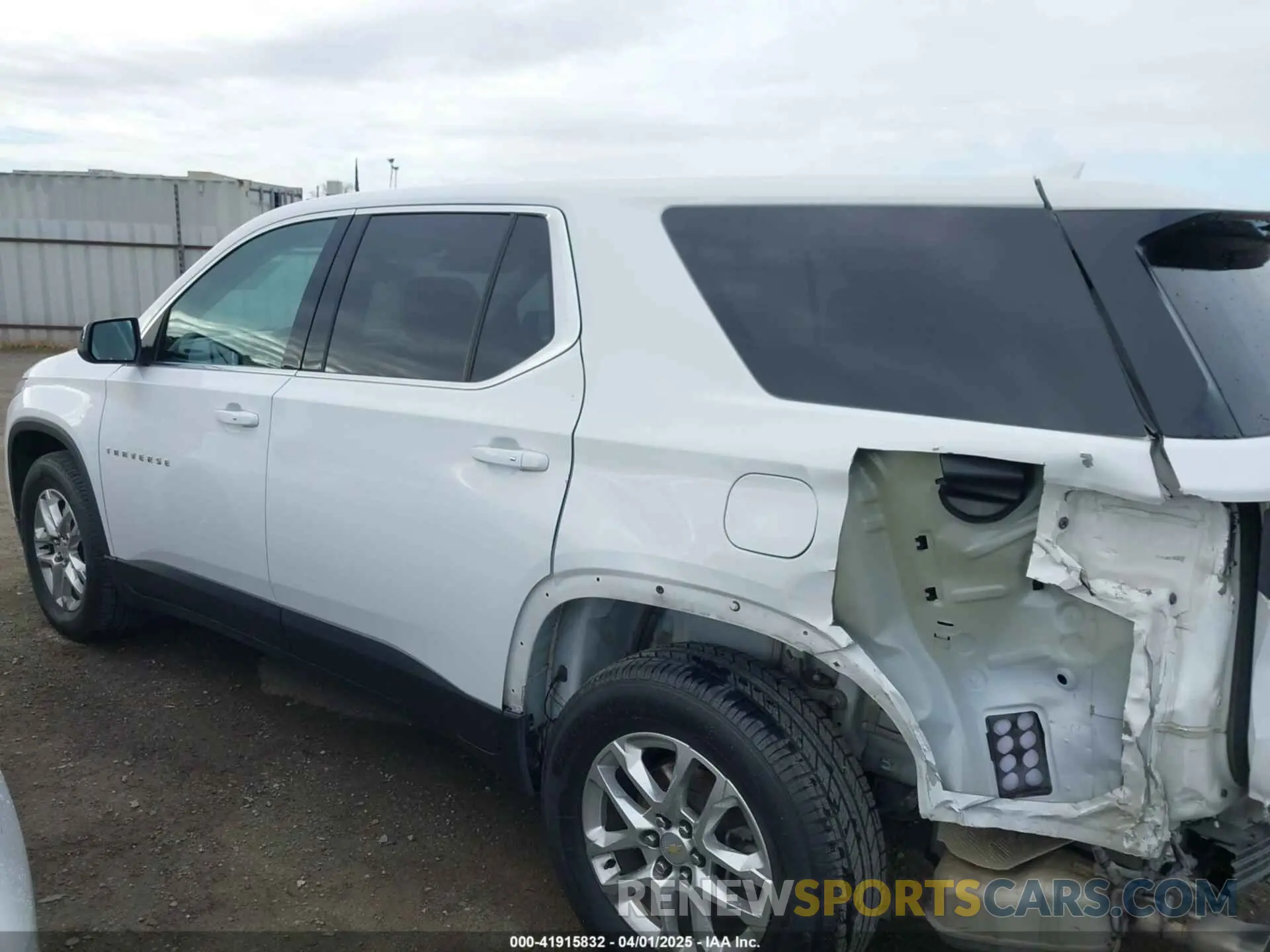 15 Photograph of a damaged car 1GNERFKW3MJ222460 CHEVROLET TRAVERSE 2021
