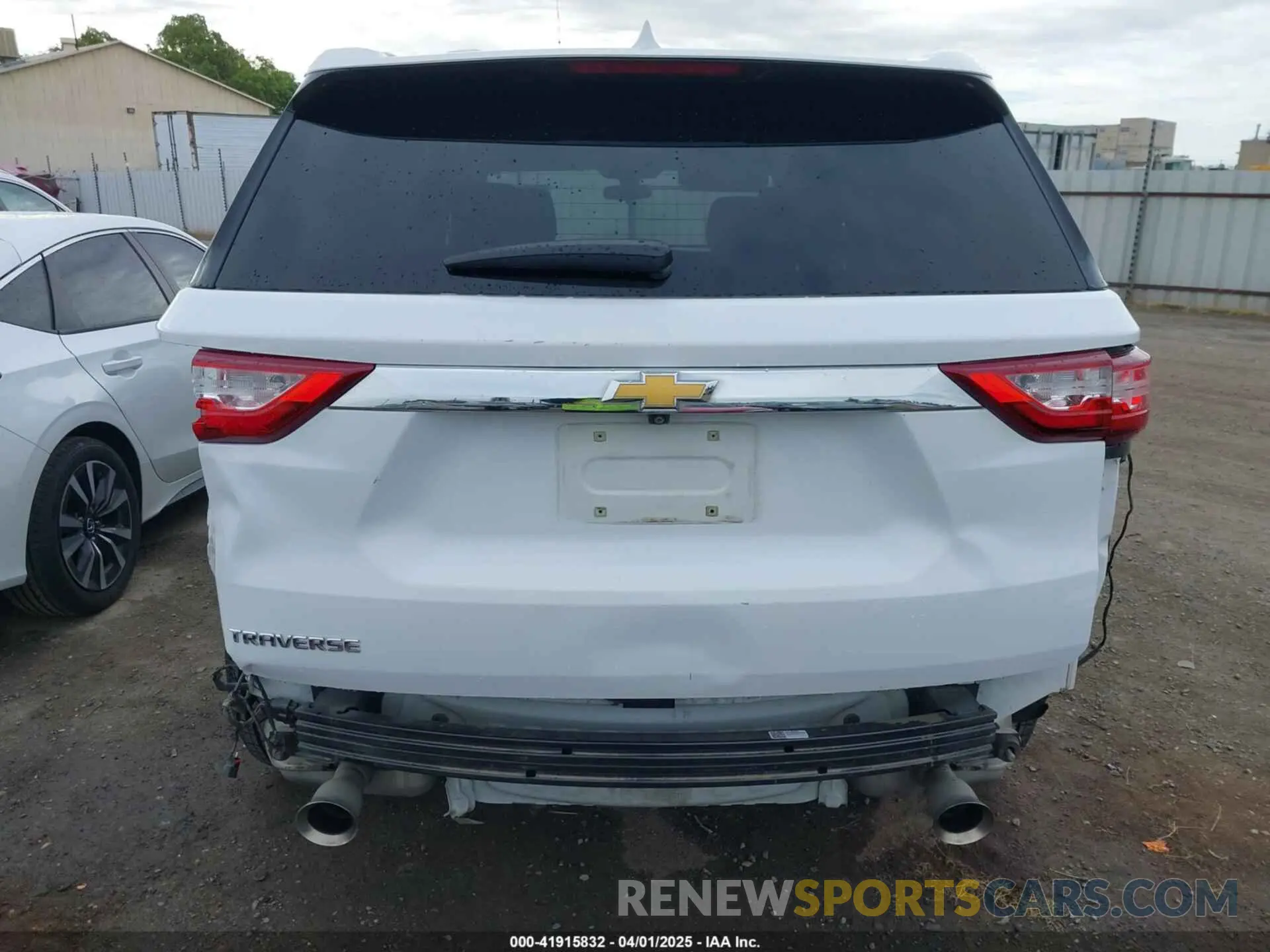 17 Photograph of a damaged car 1GNERFKW3MJ222460 CHEVROLET TRAVERSE 2021
