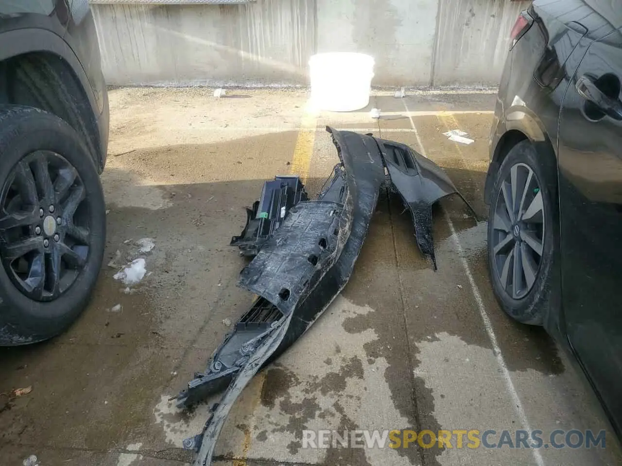 15 Photograph of a damaged car 1GNERFKW3MJ226931 CHEVROLET TRAVERSE 2021