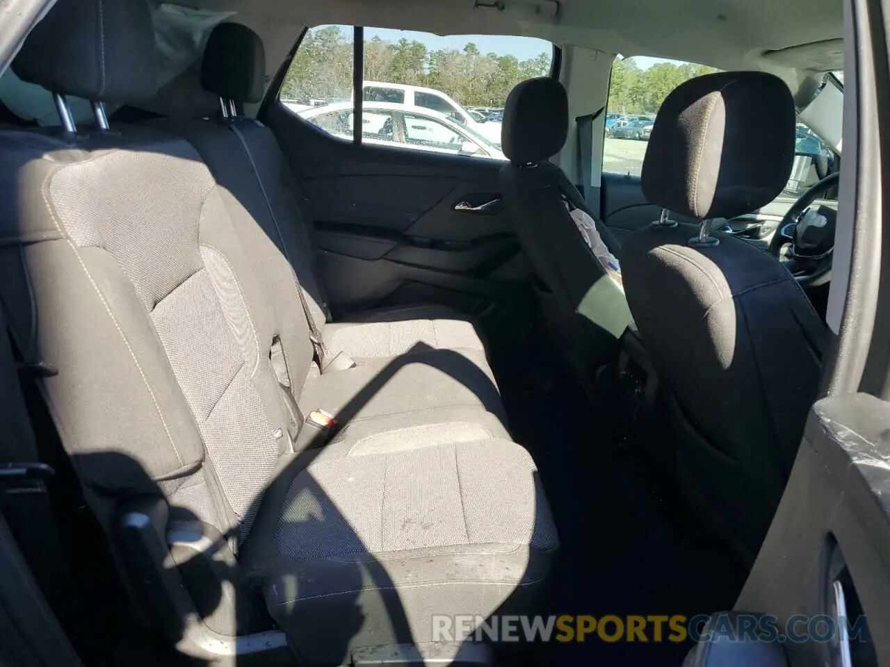 11 Photograph of a damaged car 1GNERFKW4MJ245004 CHEVROLET TRAVERSE 2021