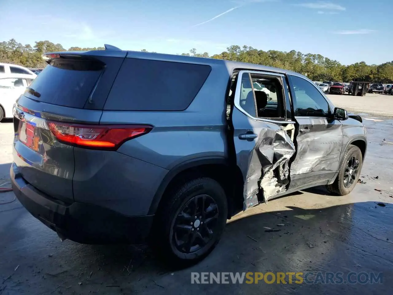 3 Photograph of a damaged car 1GNERFKW4MJ245004 CHEVROLET TRAVERSE 2021