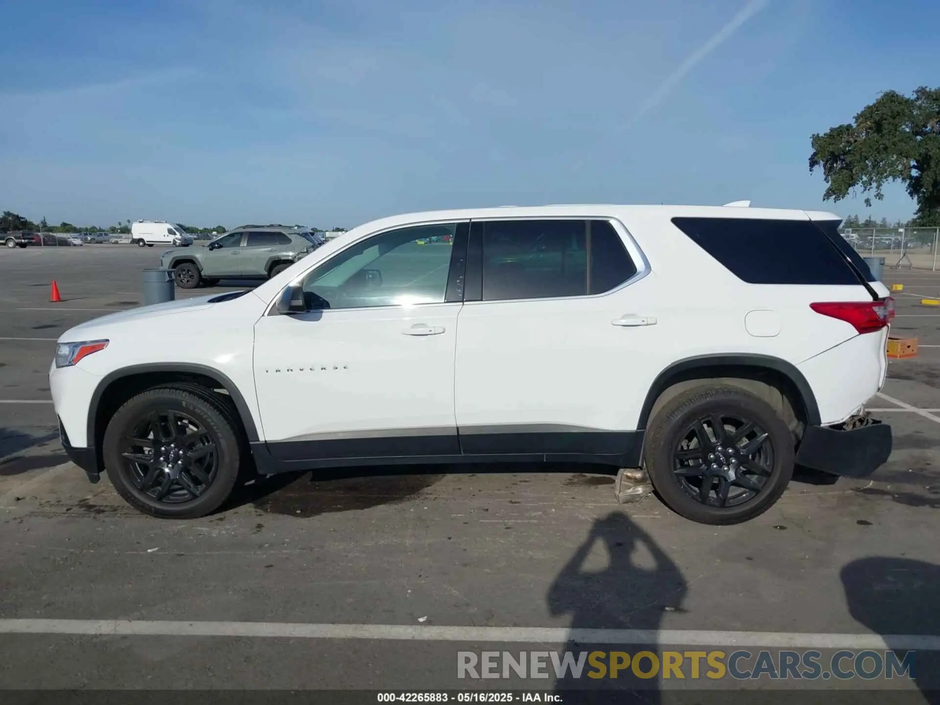 14 Photograph of a damaged car 1GNERFKW5MJ182754 CHEVROLET TRAVERSE 2021
