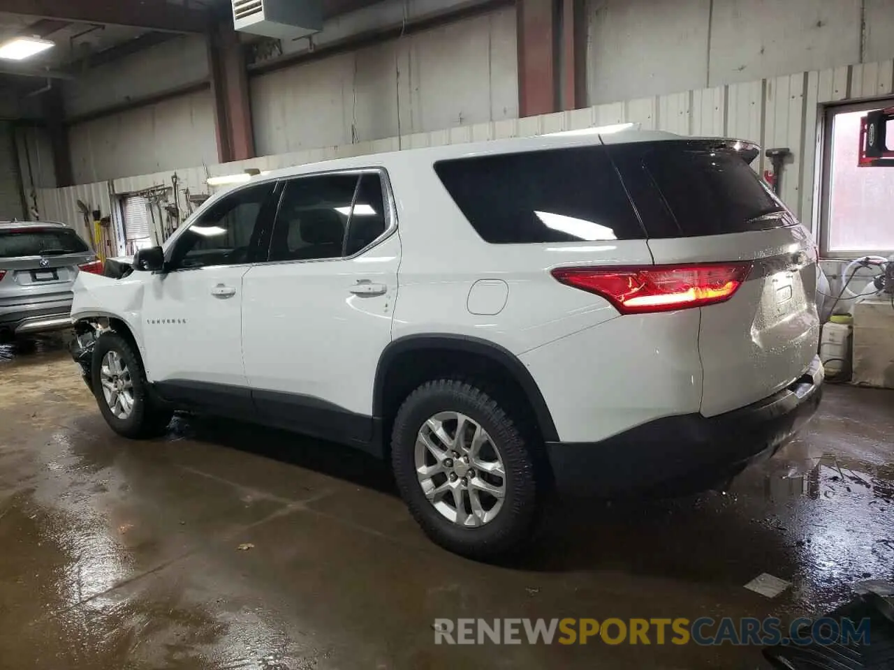 2 Photograph of a damaged car 1GNERFKW5MJ208172 CHEVROLET TRAVERSE 2021