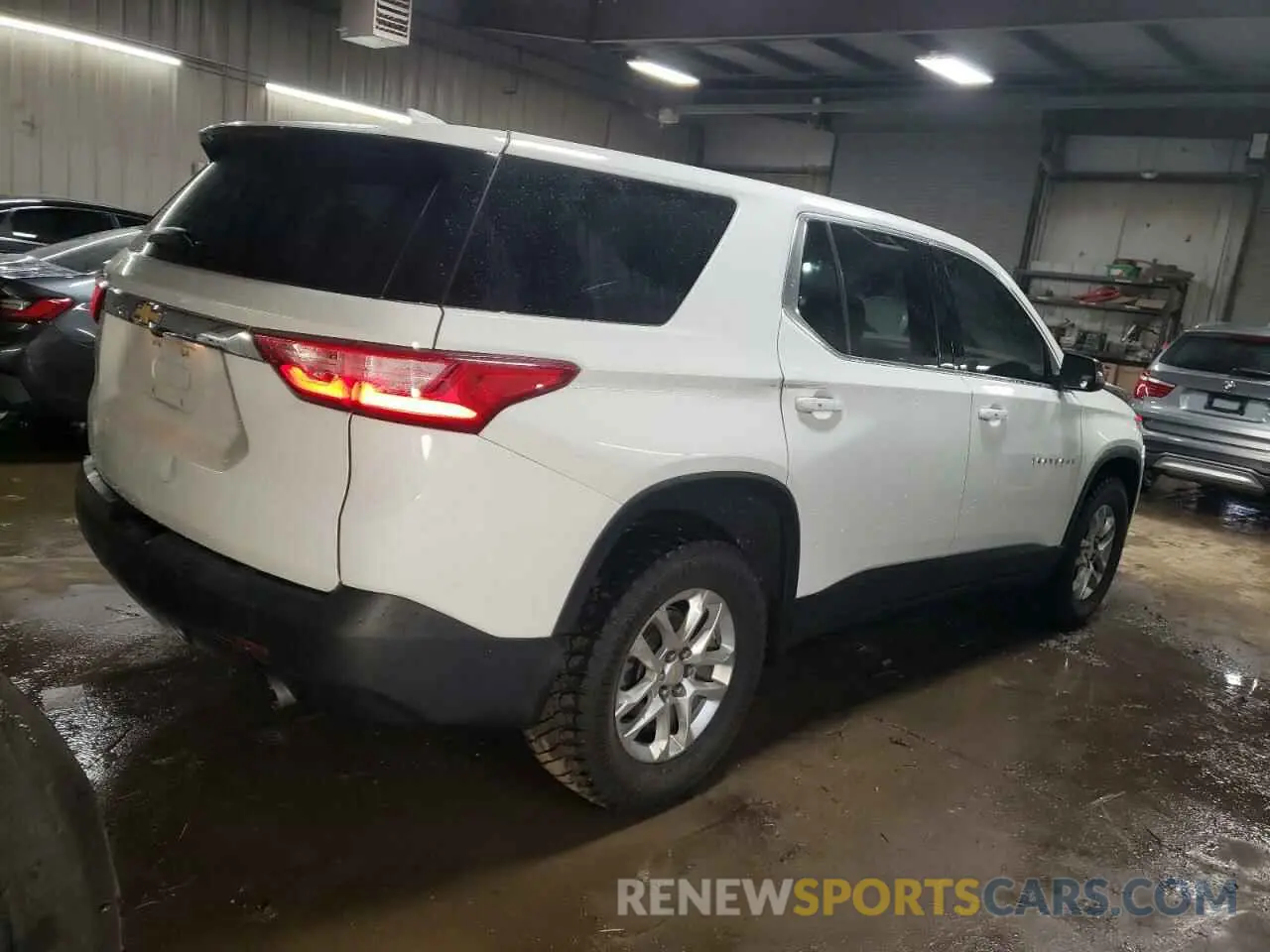 3 Photograph of a damaged car 1GNERFKW5MJ208172 CHEVROLET TRAVERSE 2021