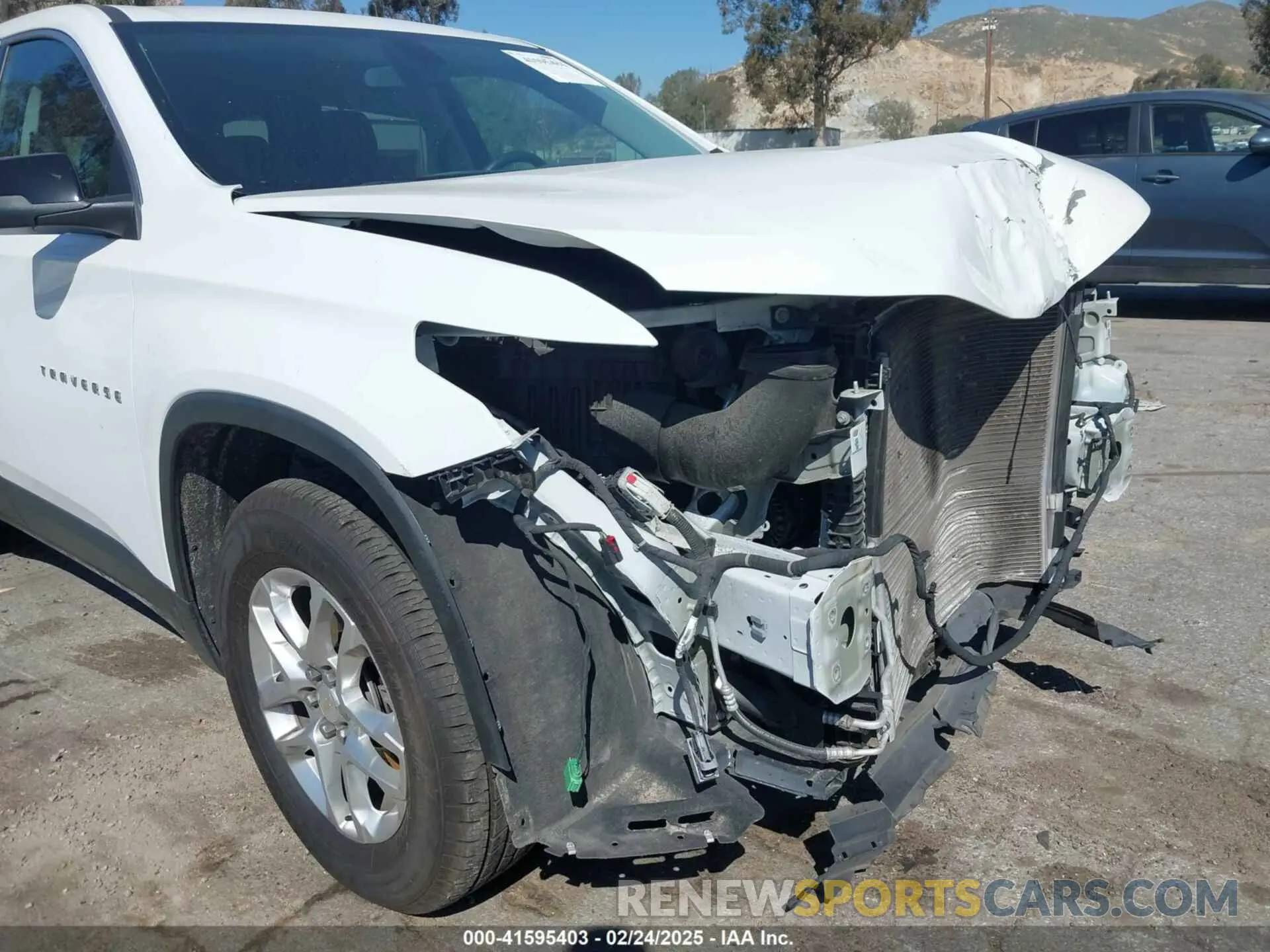 19 Photograph of a damaged car 1GNERFKW5MJ261535 CHEVROLET TRAVERSE 2021
