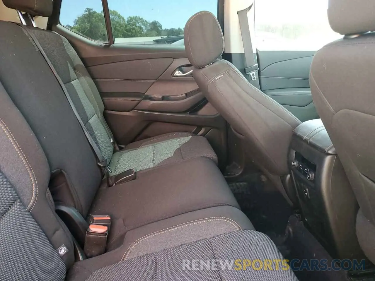 11 Photograph of a damaged car 1GNERFKW6MJ189342 CHEVROLET TRAVERSE 2021