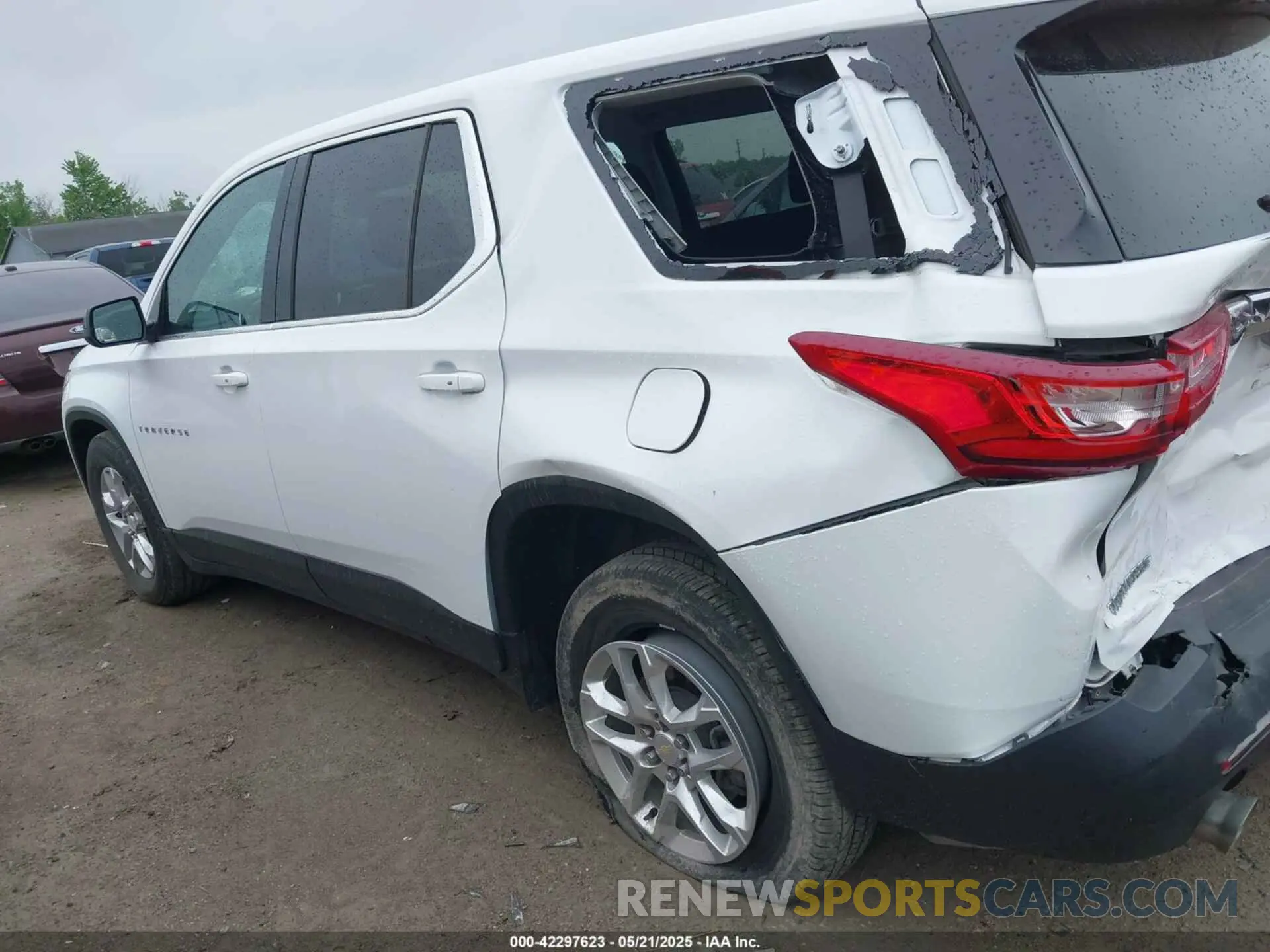 14 Photograph of a damaged car 1GNERFKW8MJ139381 CHEVROLET TRAVERSE 2021