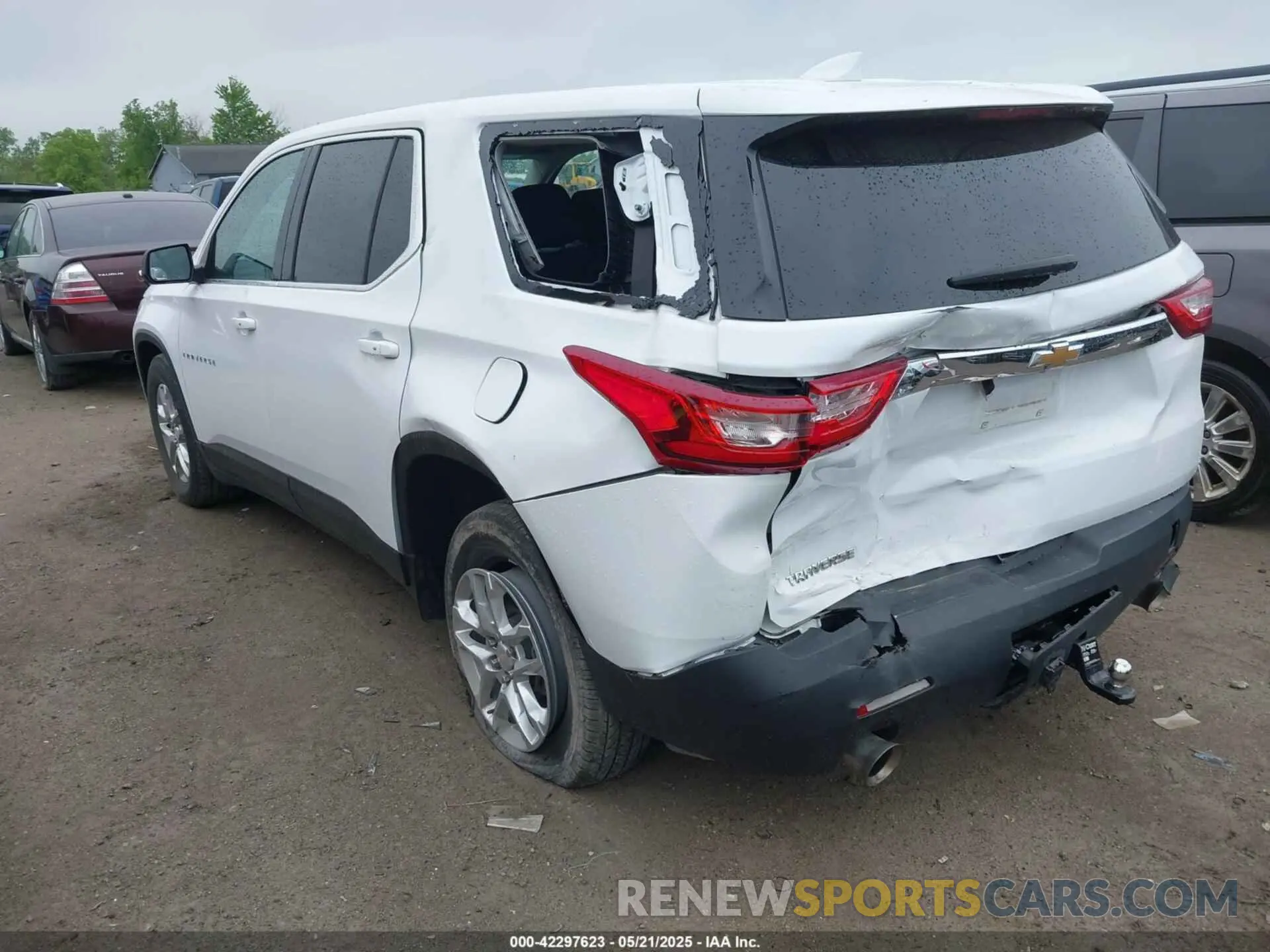3 Photograph of a damaged car 1GNERFKW8MJ139381 CHEVROLET TRAVERSE 2021