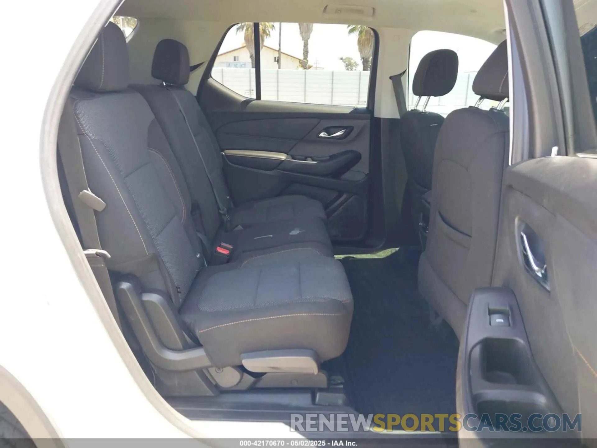 8 Photograph of a damaged car 1GNERFKW8MJ266373 CHEVROLET TRAVERSE 2021