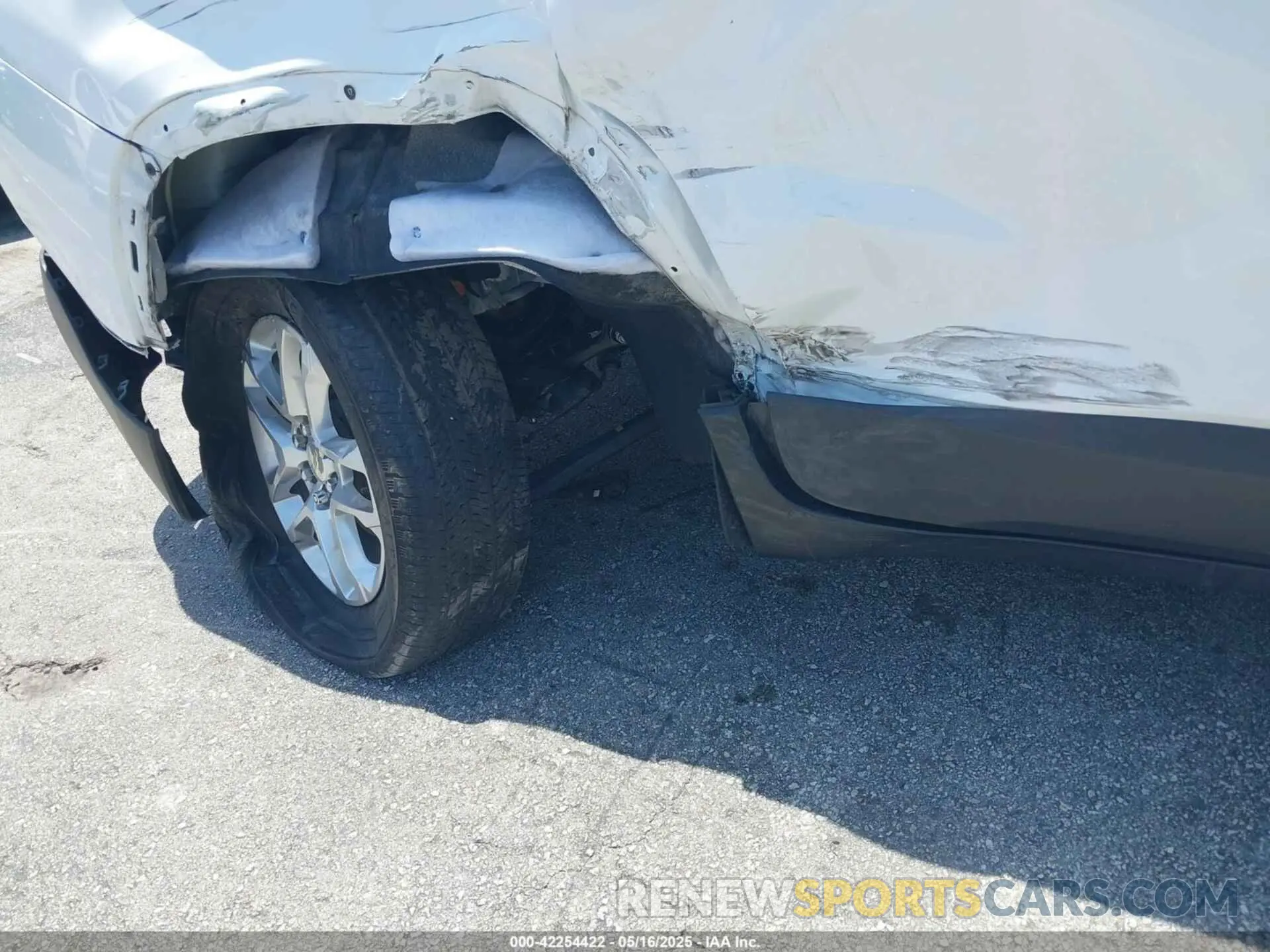 18 Photograph of a damaged car 1GNERFKWXMJ201136 CHEVROLET TRAVERSE 2021