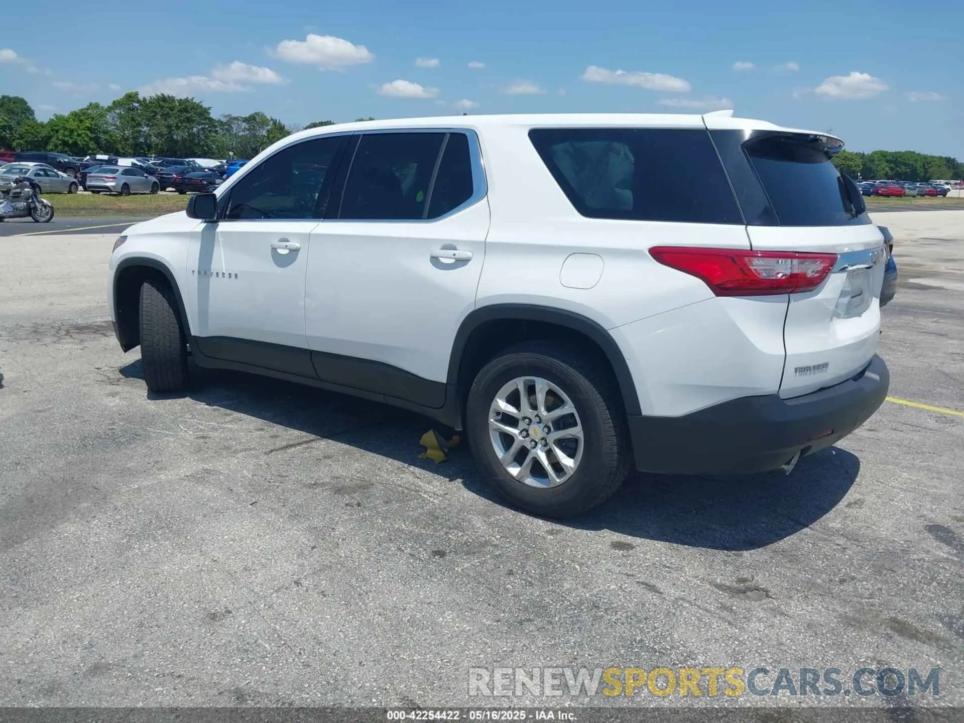 3 Photograph of a damaged car 1GNERFKWXMJ201136 CHEVROLET TRAVERSE 2021