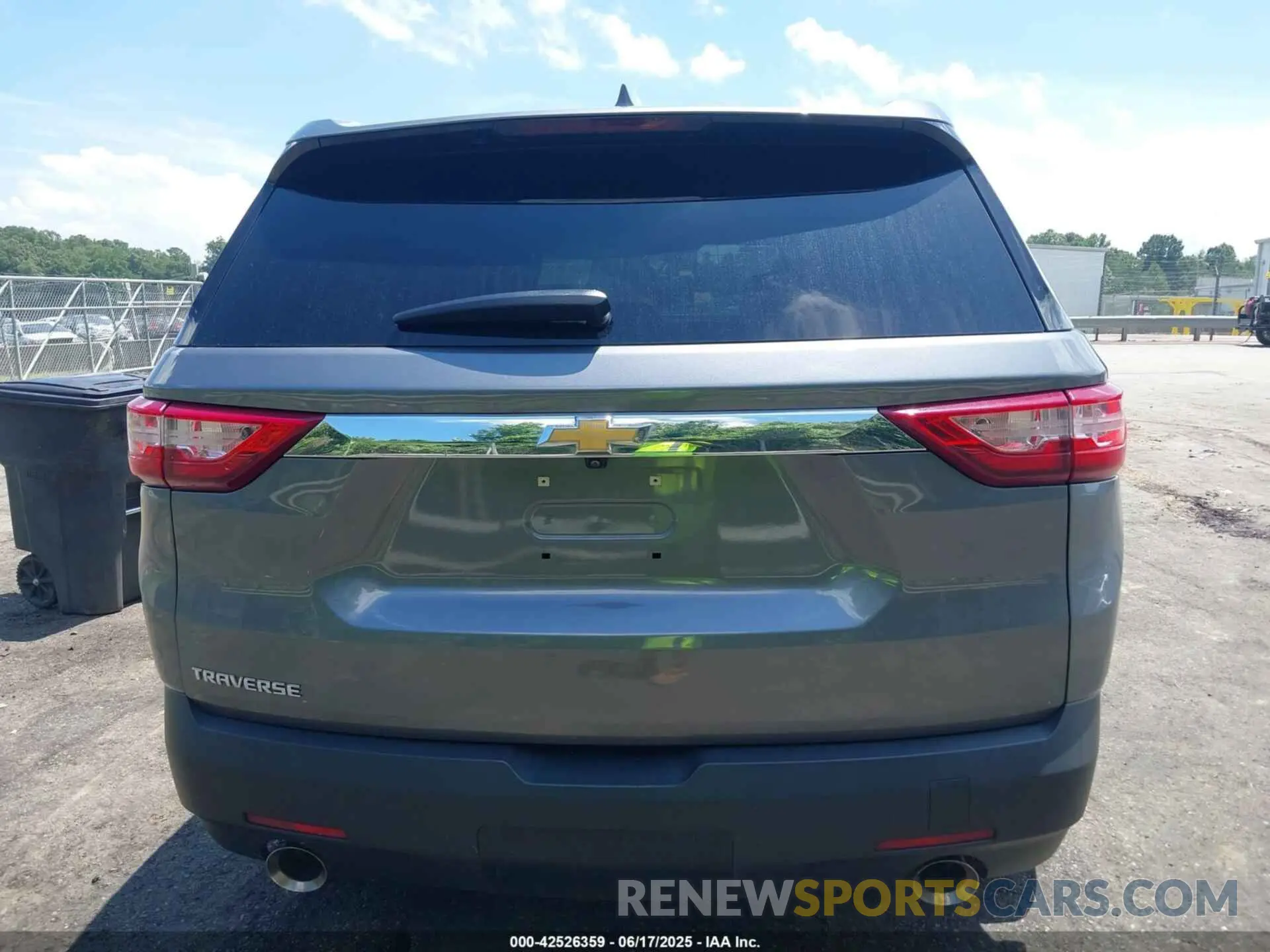 15 Photograph of a damaged car 1GNERFKWXMJ213433 CHEVROLET TRAVERSE 2021