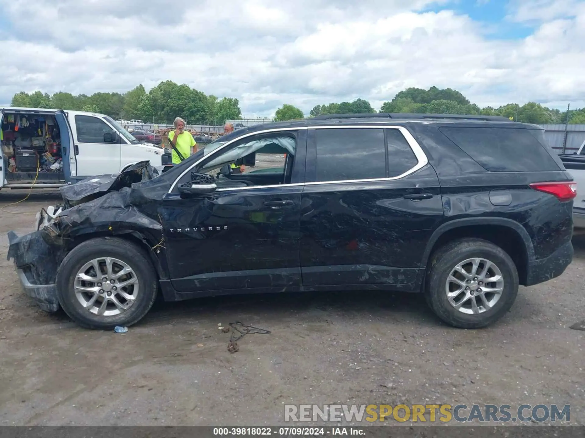 13 Photograph of a damaged car 1GNERGKW1MJ129779 CHEVROLET TRAVERSE 2021