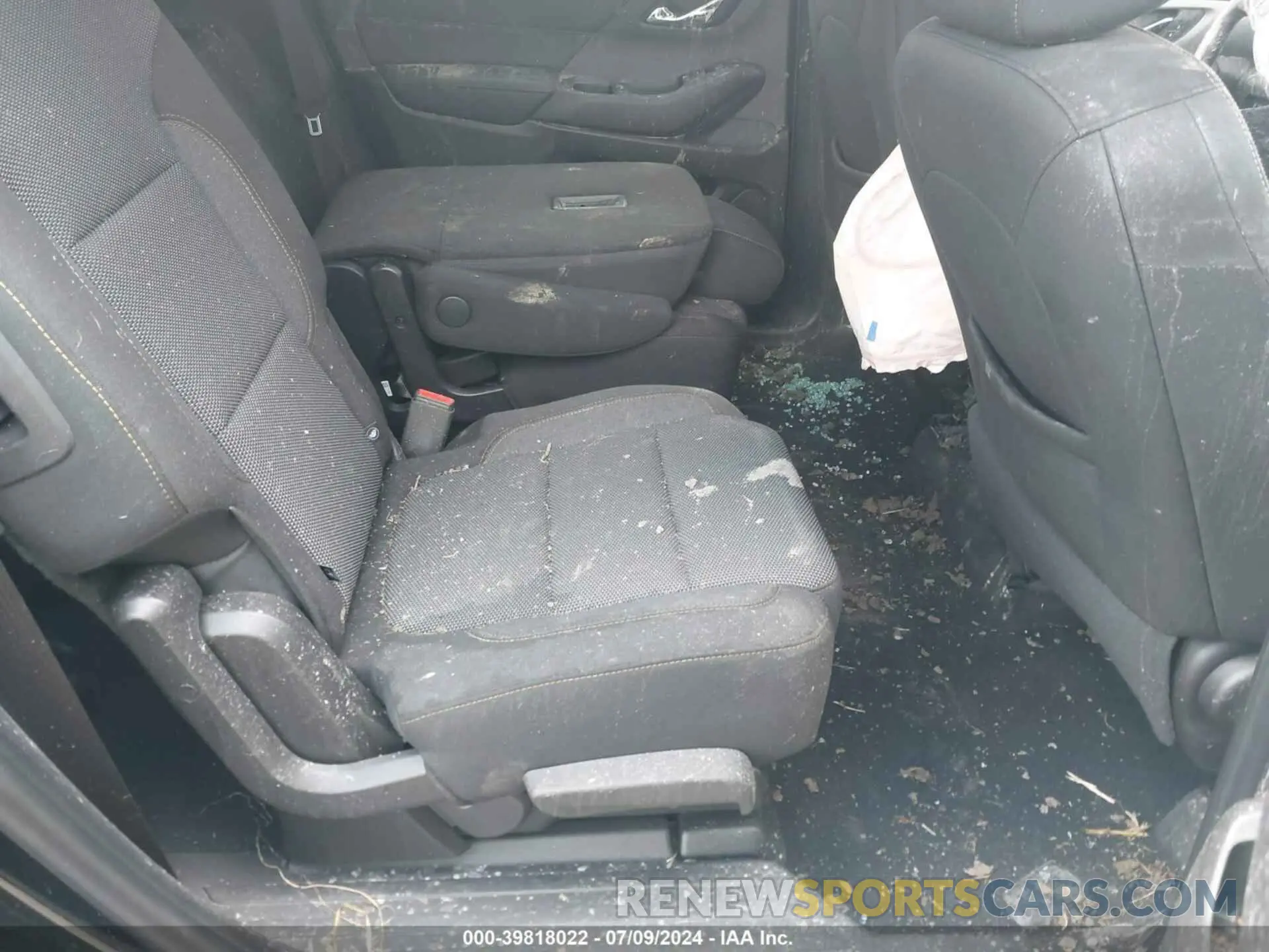 8 Photograph of a damaged car 1GNERGKW1MJ129779 CHEVROLET TRAVERSE 2021