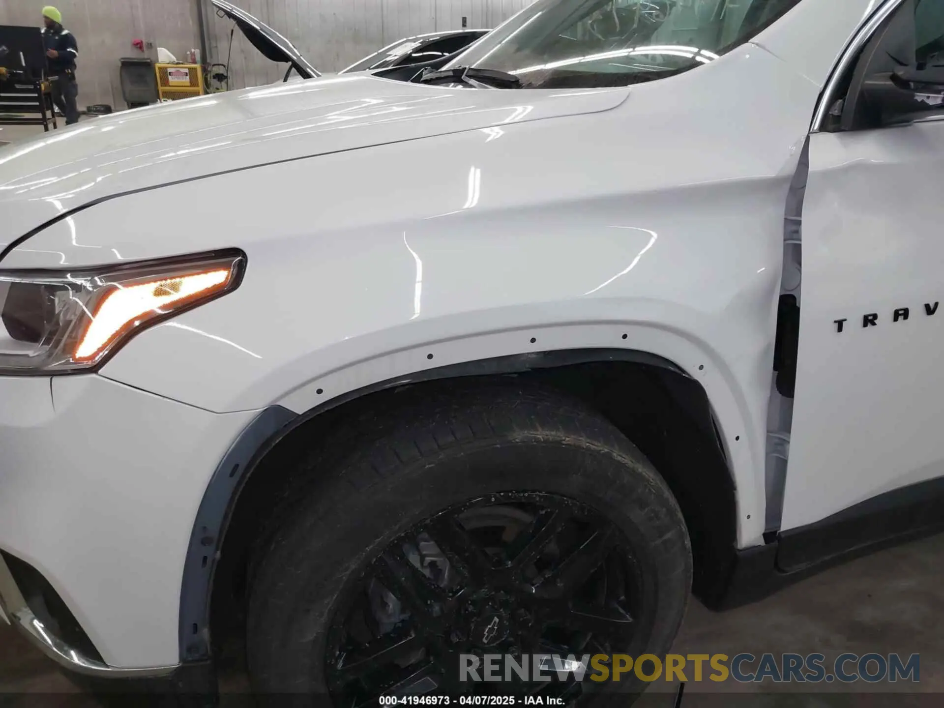 6 Photograph of a damaged car 1GNERGKW1MJ206196 CHEVROLET TRAVERSE 2021