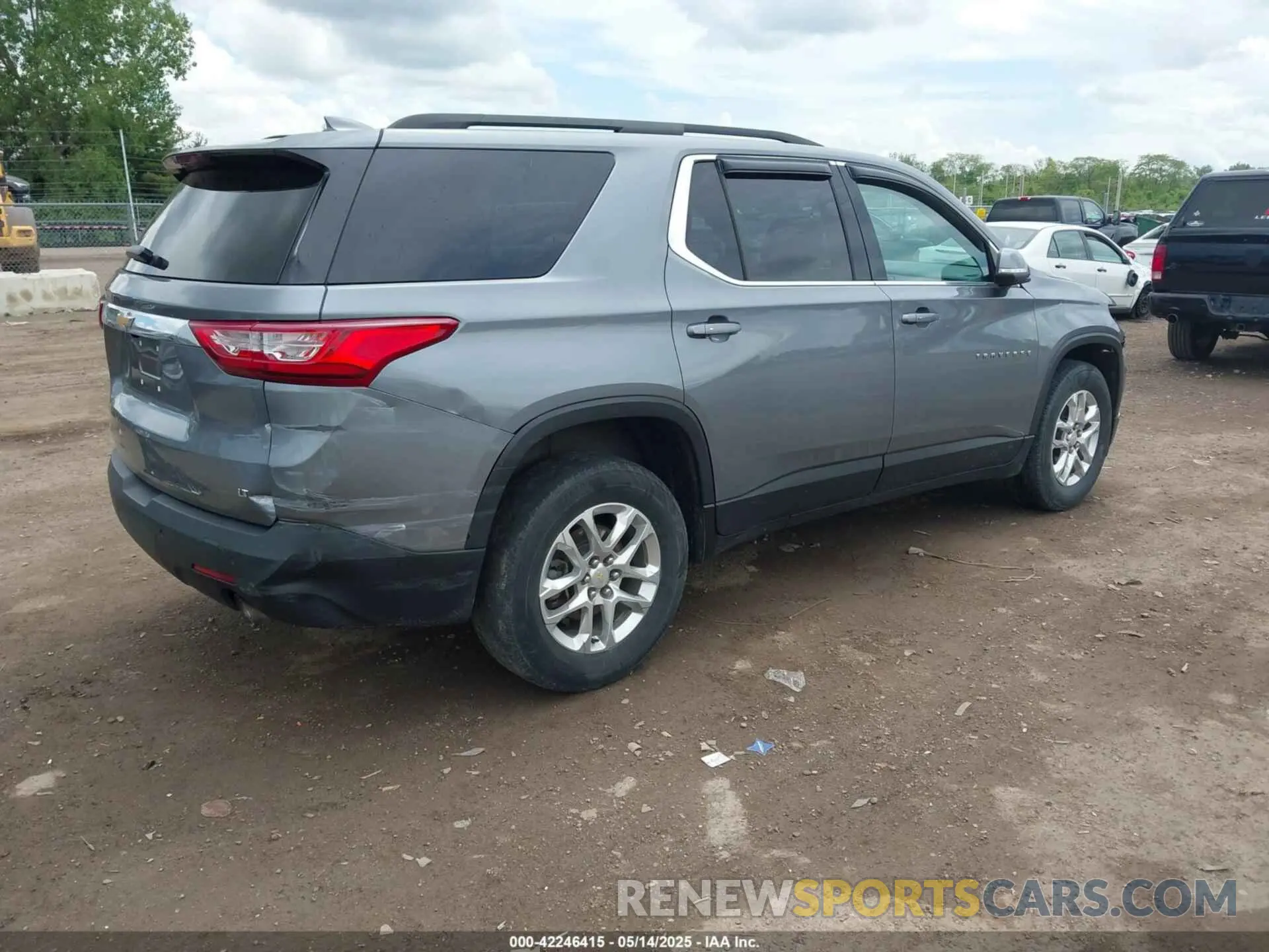 4 Photograph of a damaged car 1GNERGKW1MJ256399 CHEVROLET TRAVERSE 2021