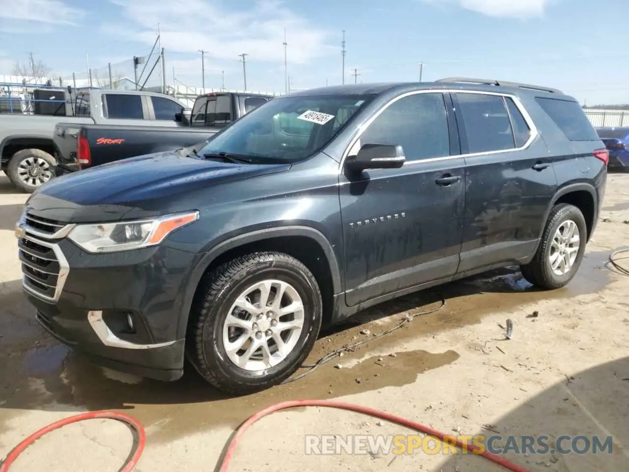 1 Photograph of a damaged car 1GNERGKW2MJ122517 CHEVROLET TRAVERSE 2021