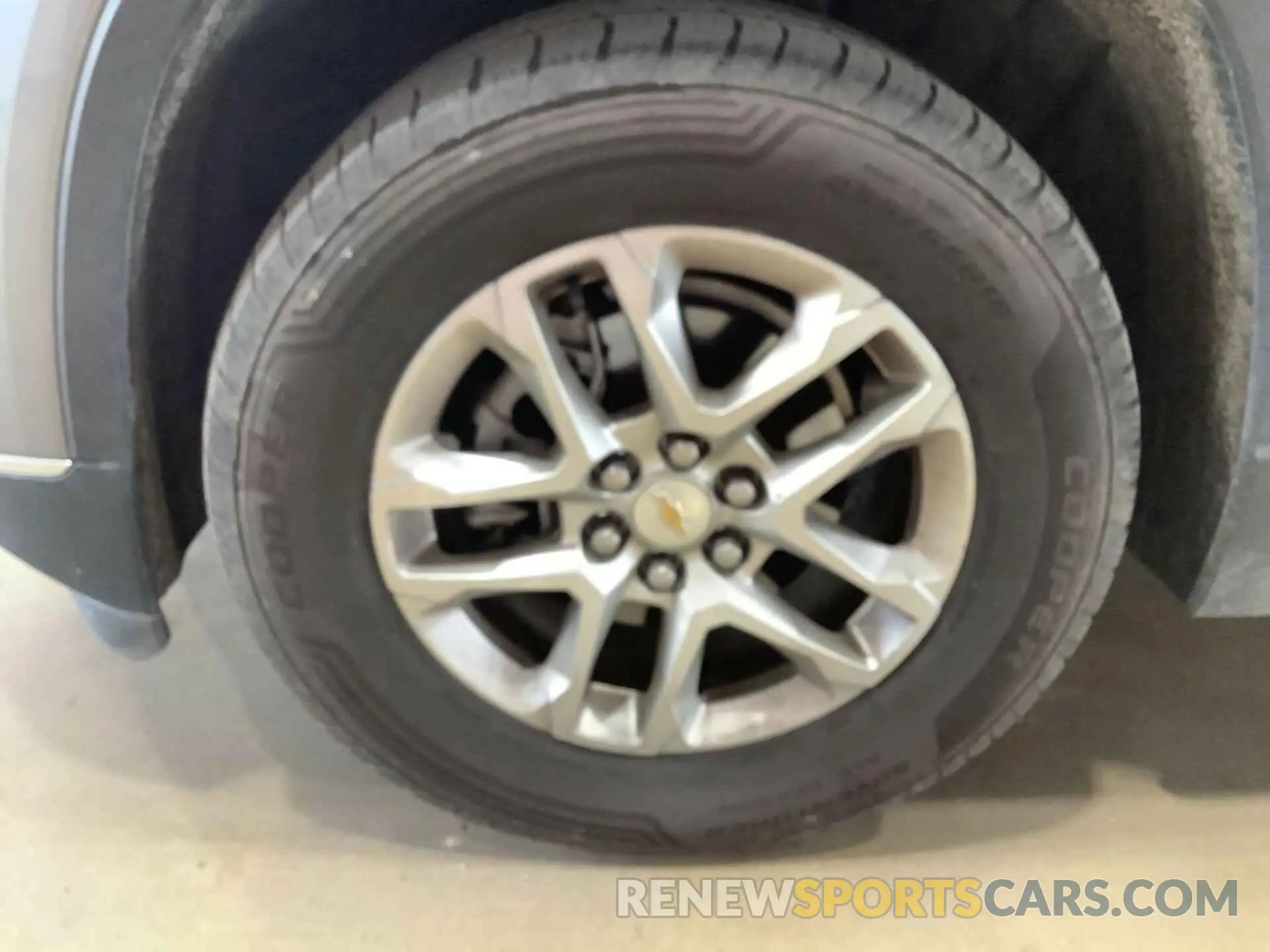 10 Photograph of a damaged car 1GNERGKW2MJ183284 CHEVROLET TRAVERSE 2021