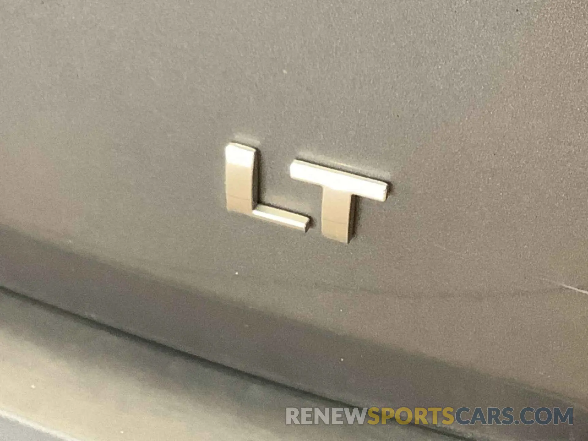 2 Photograph of a damaged car 1GNERGKW2MJ183284 CHEVROLET TRAVERSE 2021