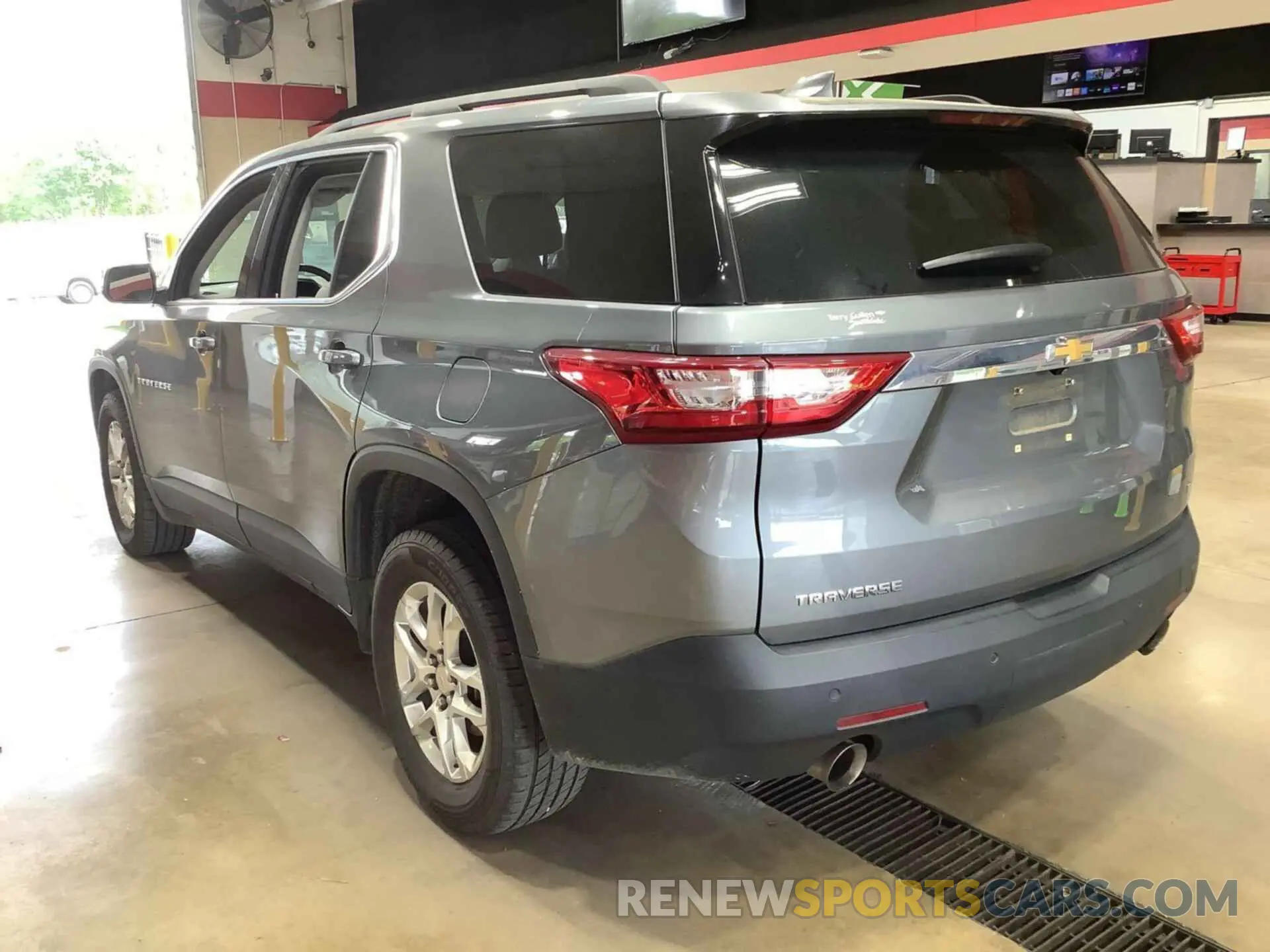 22 Photograph of a damaged car 1GNERGKW2MJ183284 CHEVROLET TRAVERSE 2021
