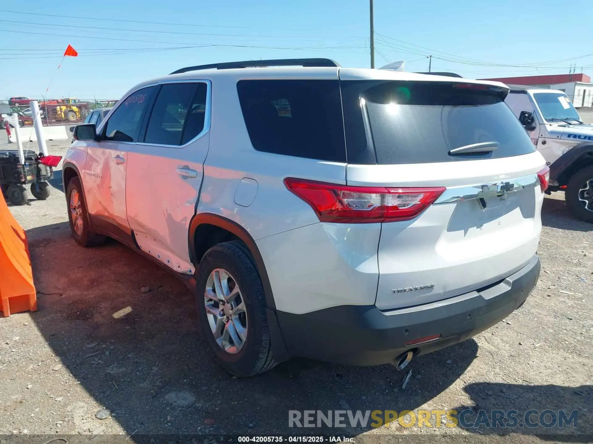 3 Photograph of a damaged car 1GNERGKW3MJ155350 CHEVROLET TRAVERSE 2021