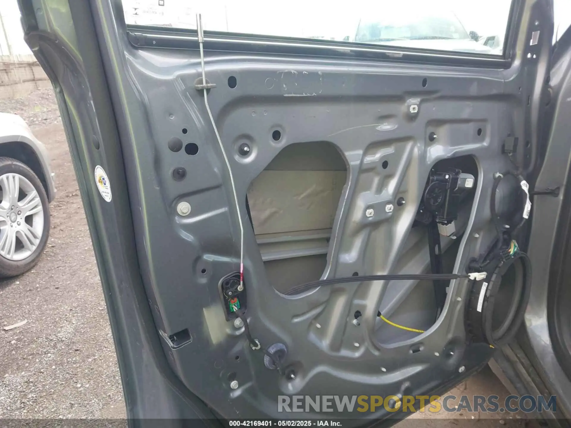 21 Photograph of a damaged car 1GNERGKW3MJ157258 CHEVROLET TRAVERSE 2021
