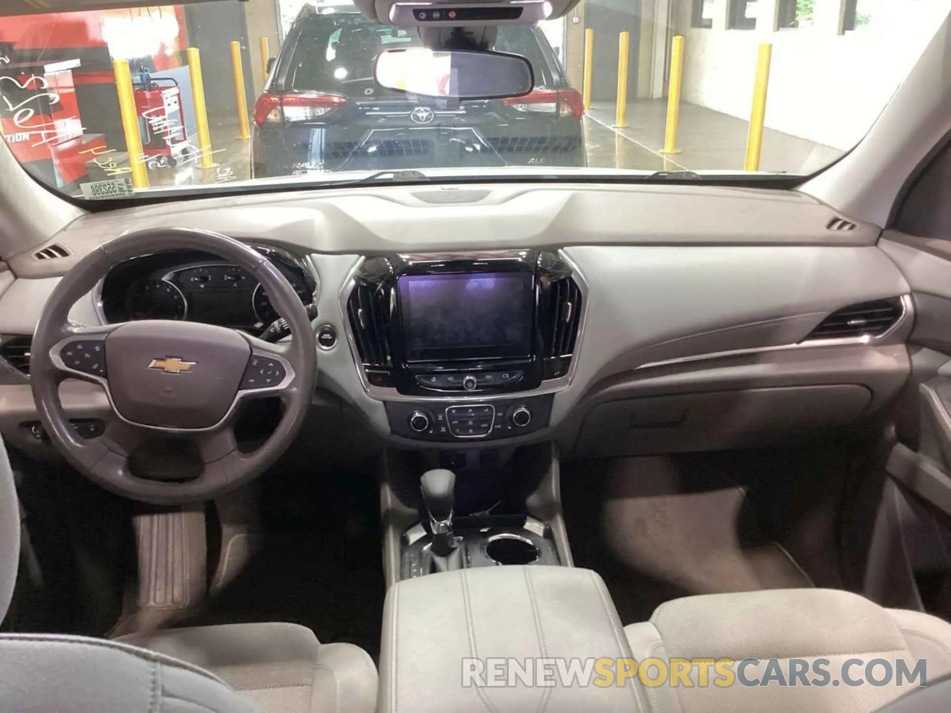 16 Photograph of a damaged car 1GNERGKW3MJ163142 CHEVROLET TRAVERSE 2021