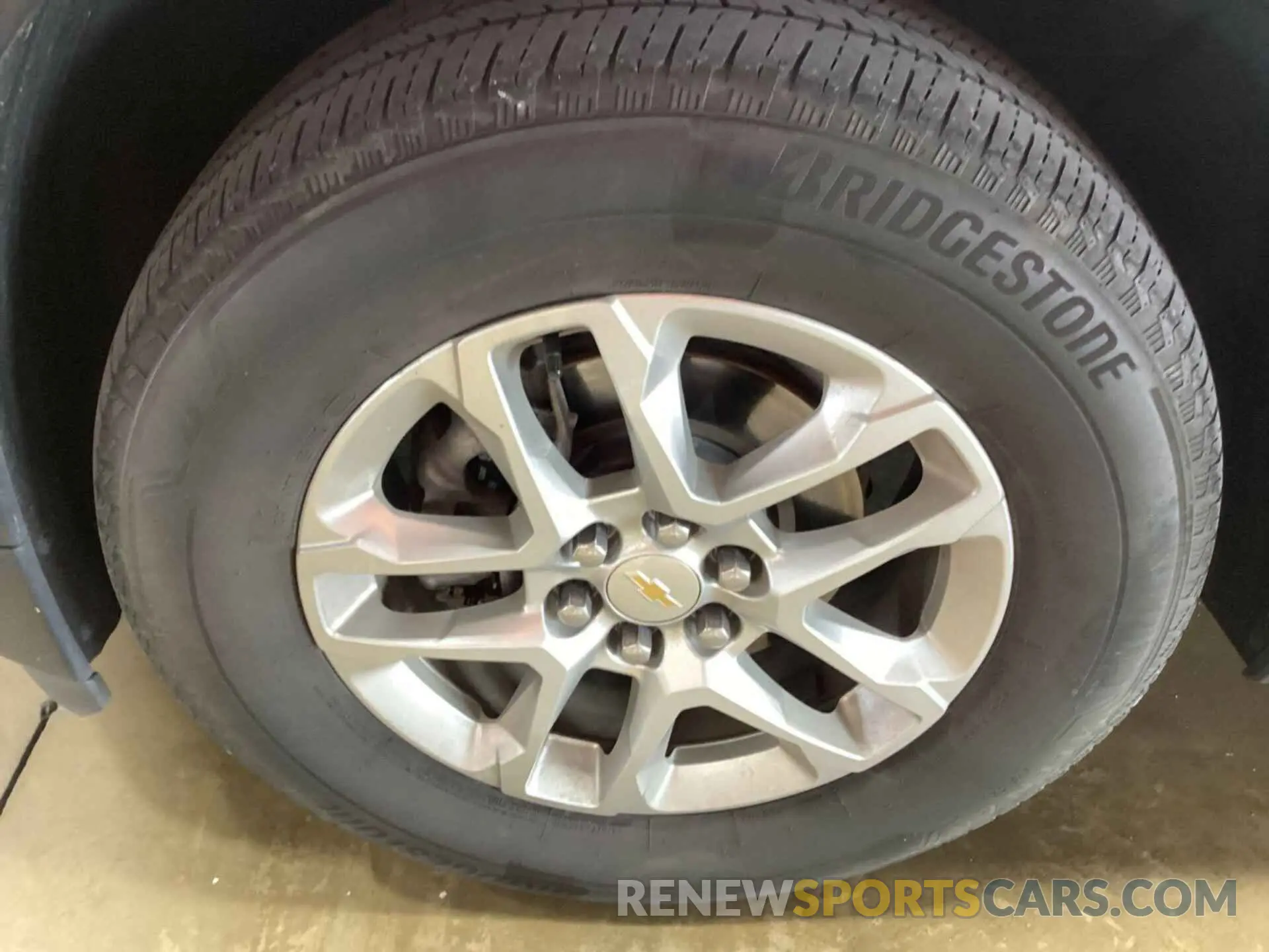 28 Photograph of a damaged car 1GNERGKW3MJ163142 CHEVROLET TRAVERSE 2021