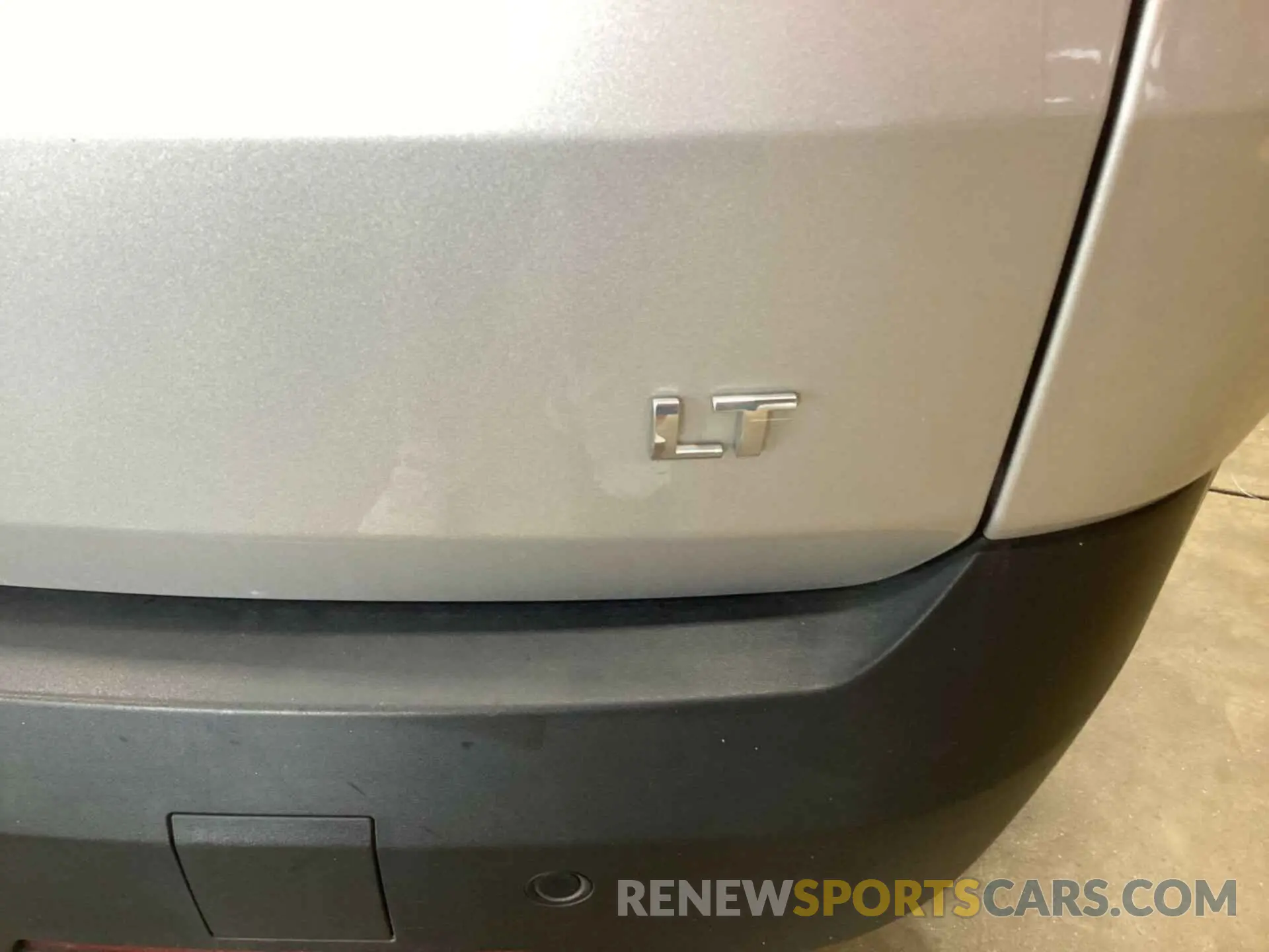 35 Photograph of a damaged car 1GNERGKW3MJ163142 CHEVROLET TRAVERSE 2021