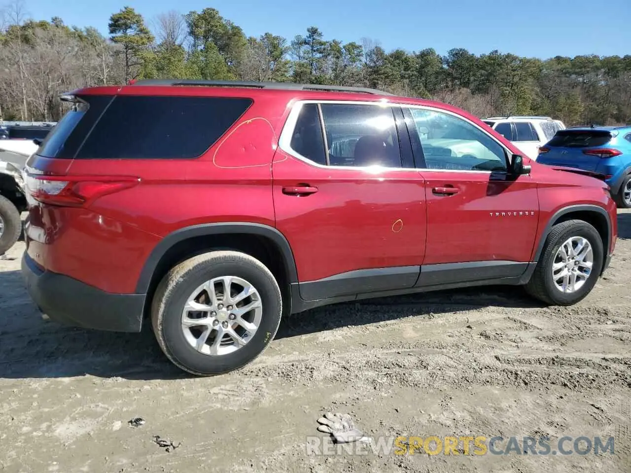3 Photograph of a damaged car 1GNERGKW3MJ166784 CHEVROLET TRAVERSE 2021