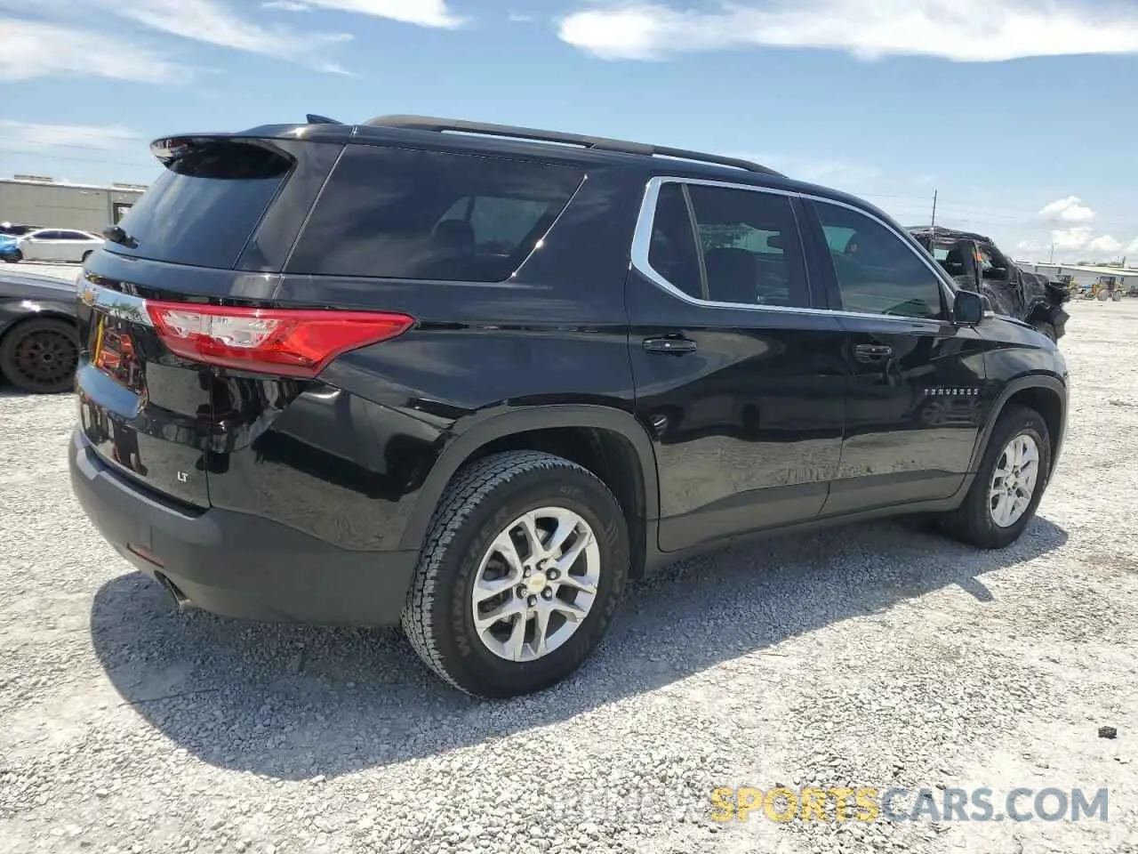 3 Photograph of a damaged car 1GNERGKW3MJ184539 CHEVROLET TRAVERSE 2021