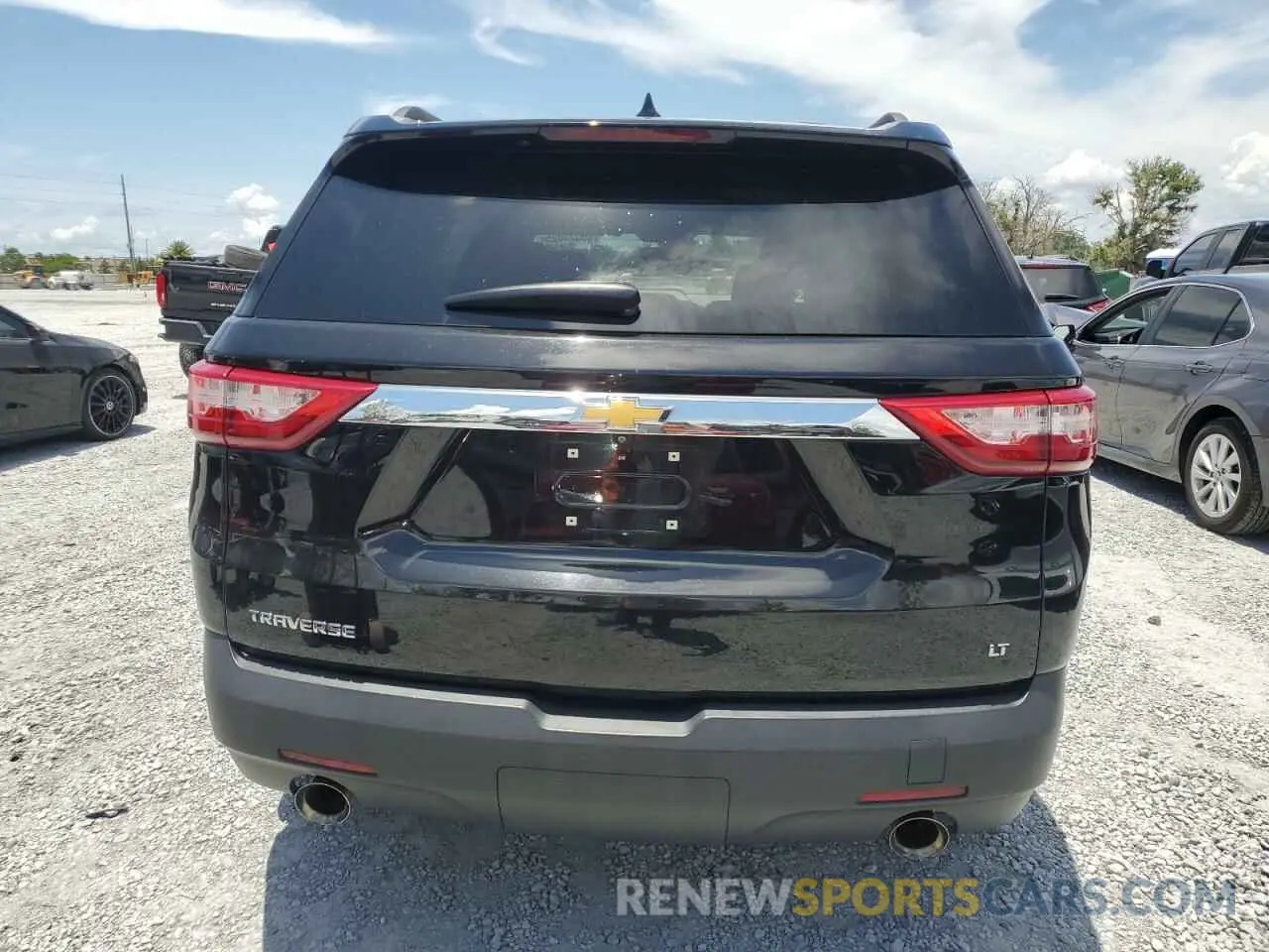 6 Photograph of a damaged car 1GNERGKW3MJ184539 CHEVROLET TRAVERSE 2021