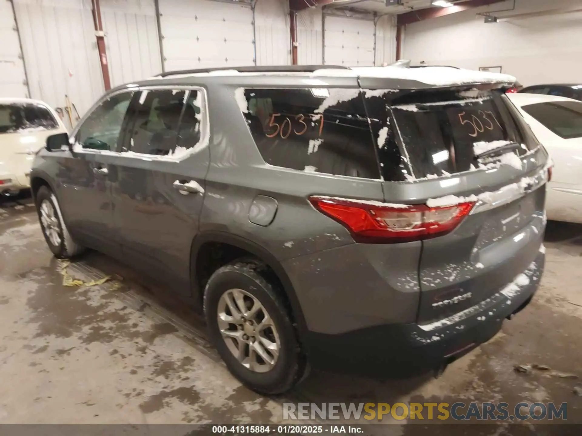 3 Photograph of a damaged car 1GNERGKW3MJ199347 CHEVROLET TRAVERSE 2021