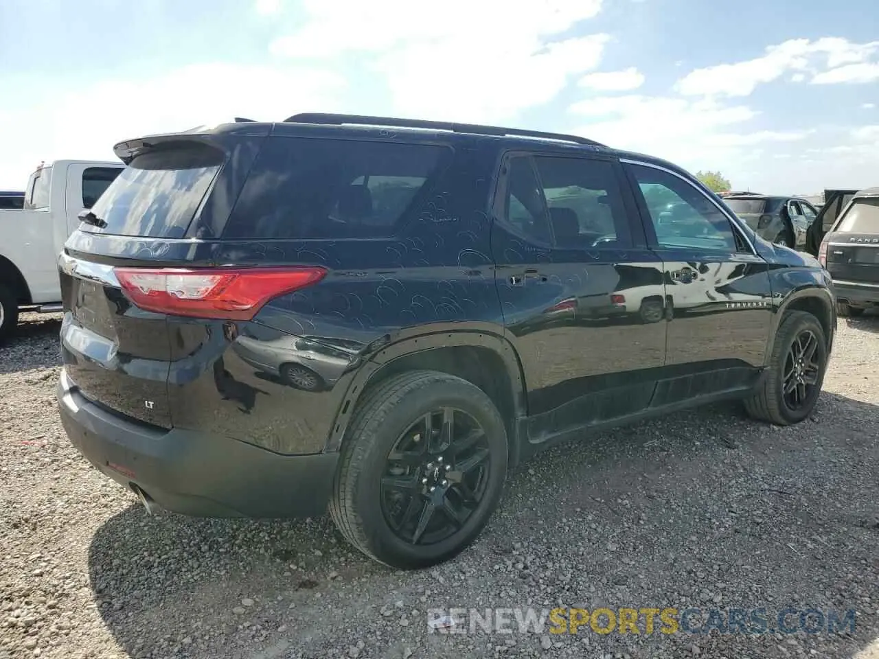 3 Photograph of a damaged car 1GNERGKW3MJ250345 CHEVROLET TRAVERSE 2021