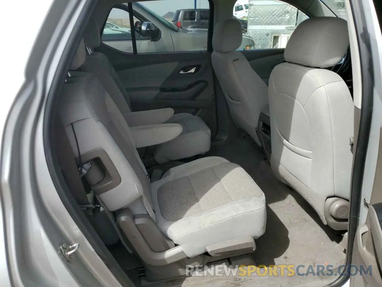 11 Photograph of a damaged car 1GNERGKW4MJ153669 CHEVROLET TRAVERSE 2021