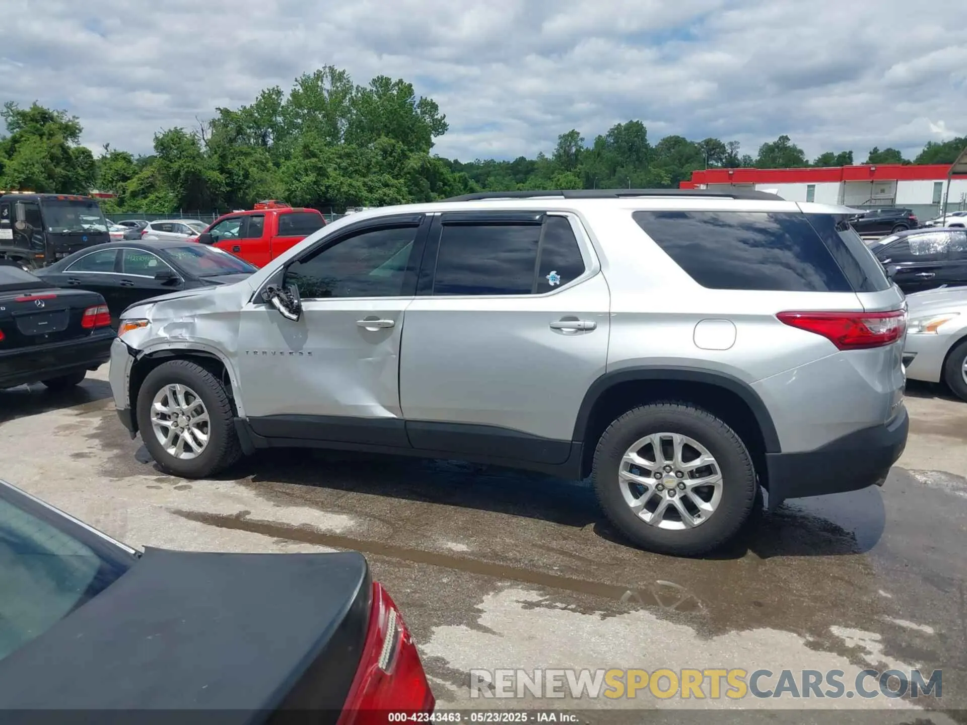 15 Photograph of a damaged car 1GNERGKW4MJ174070 CHEVROLET TRAVERSE 2021